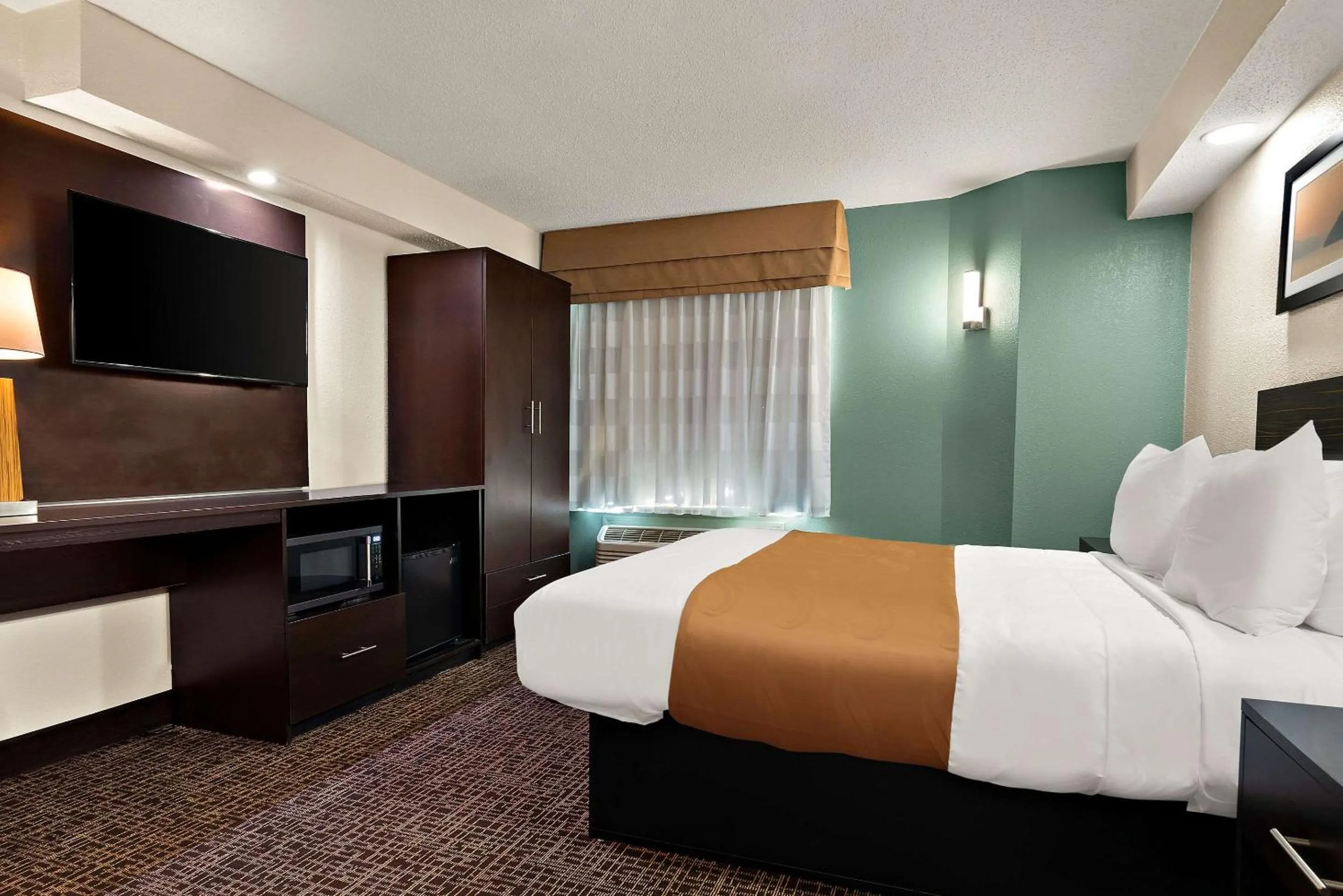 Bedroom, Bed in Quality Inn Memphis Northeast near I-40