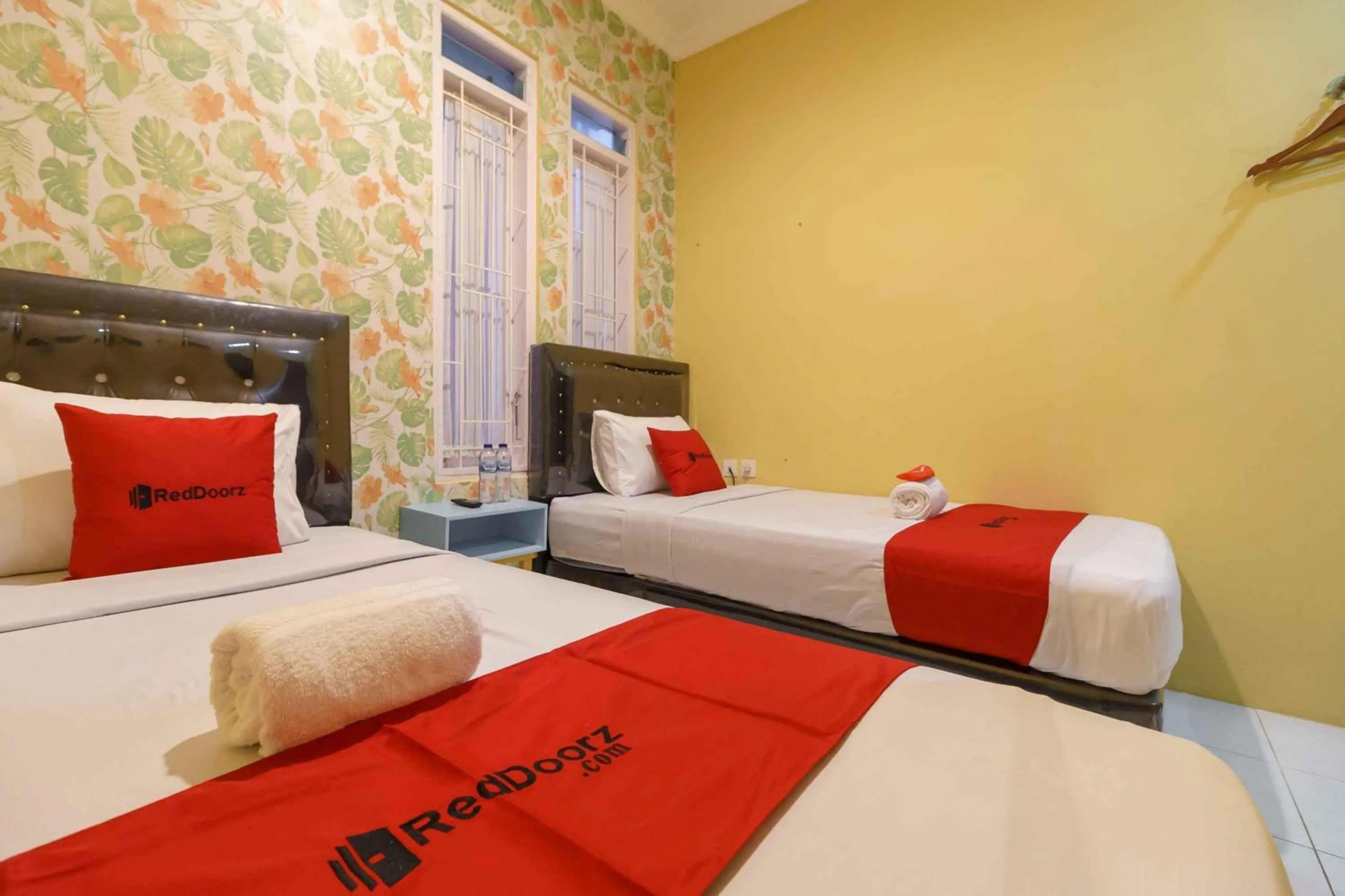 Bedroom in RedDoorz Syariah Near Jam Gadang Bukit tinggi 2