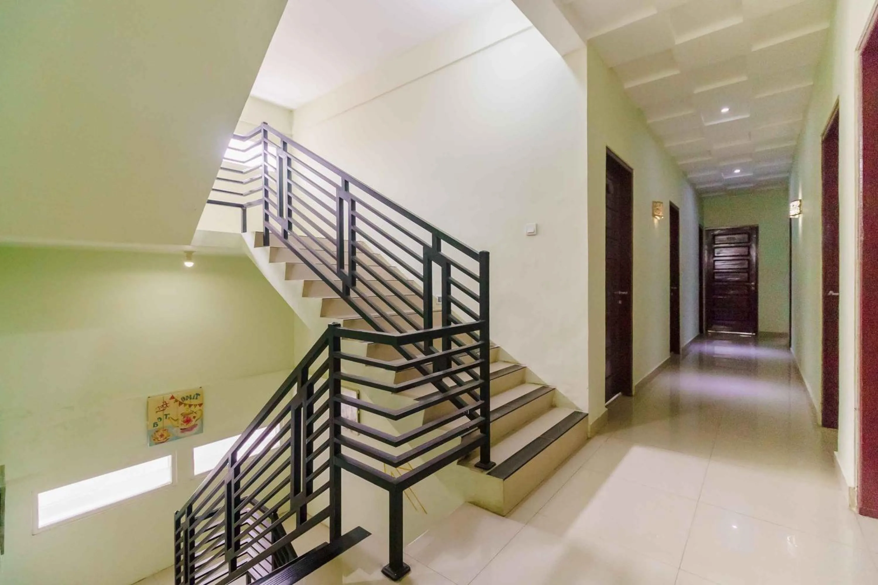 RedDoorz Syariah Near Jam Gadang Bukit tinggi 2