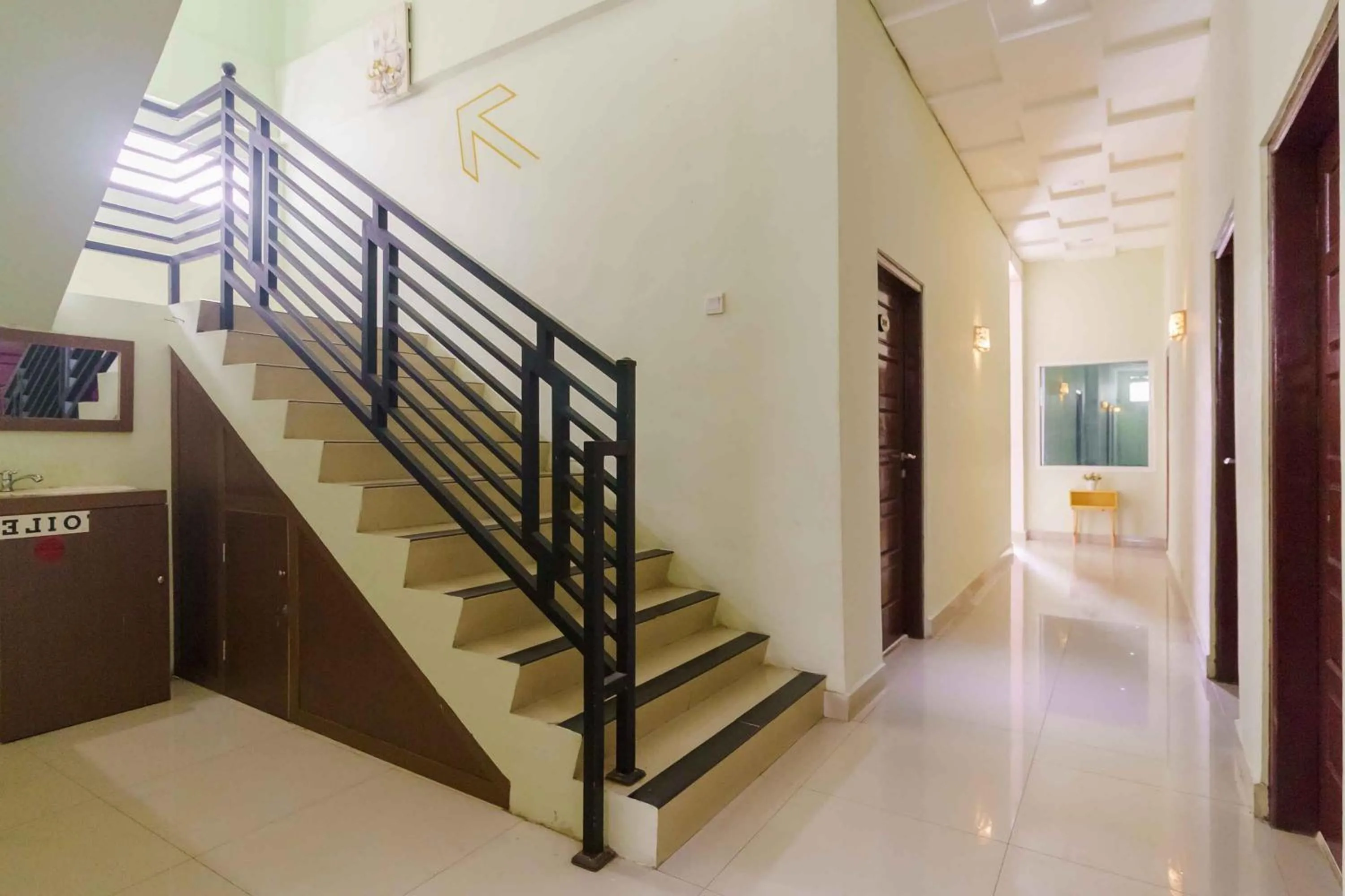 RedDoorz Syariah Near Jam Gadang Bukit tinggi 2