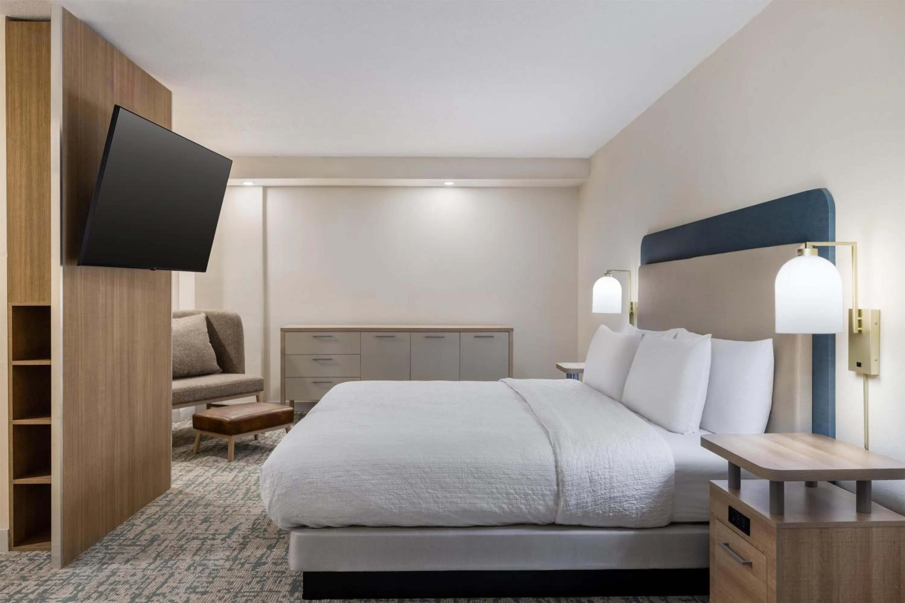 Bed in Homewood Suites by Hilton Tulsa South Medical District