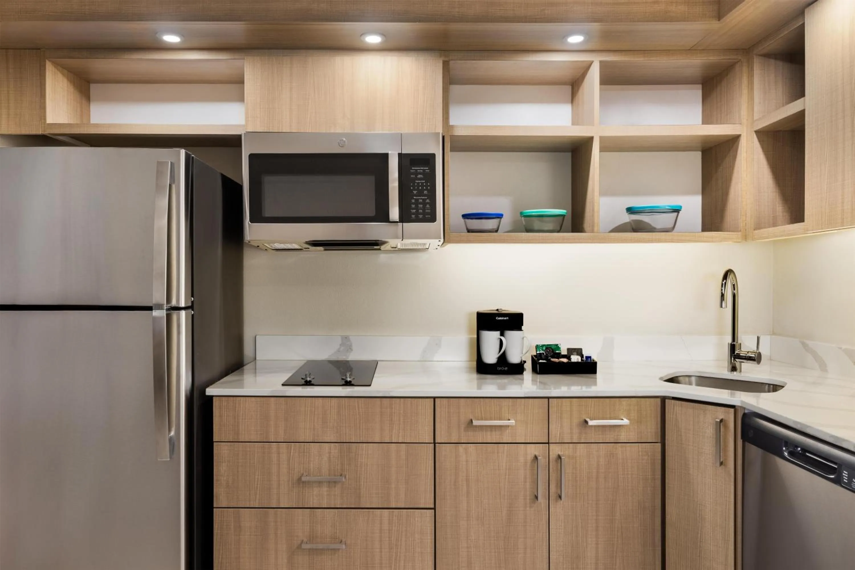 Kitchen or kitchenette in Homewood Suites by Hilton Tulsa South Medical District