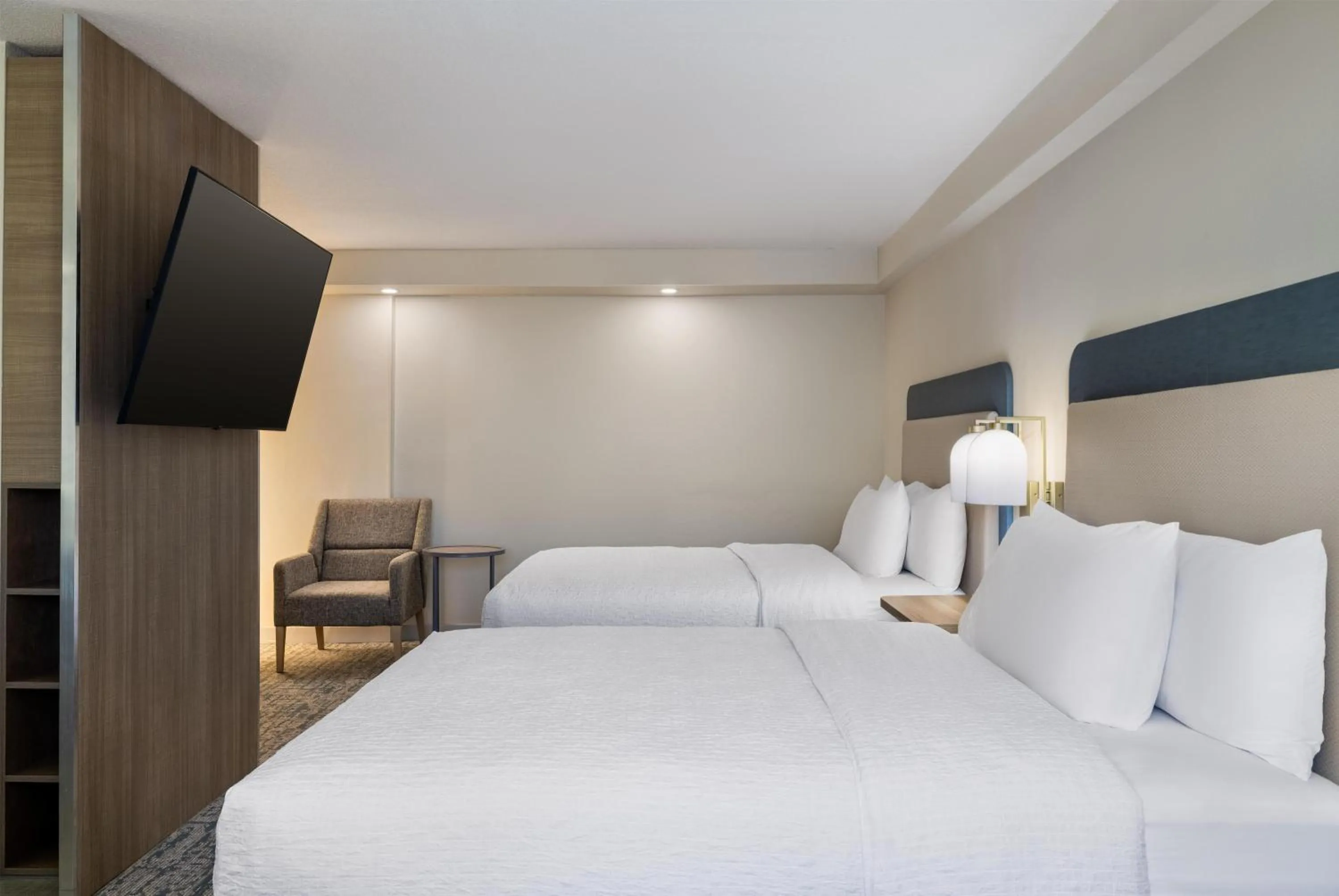 Bed in Homewood Suites by Hilton Tulsa South Medical District