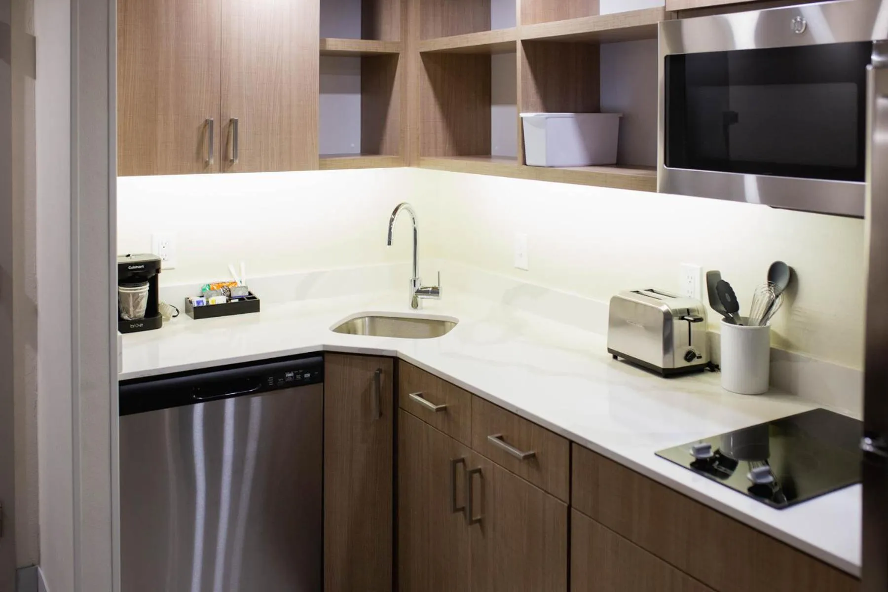 Kitchen or kitchenette in Homewood Suites by Hilton Tulsa South Medical District