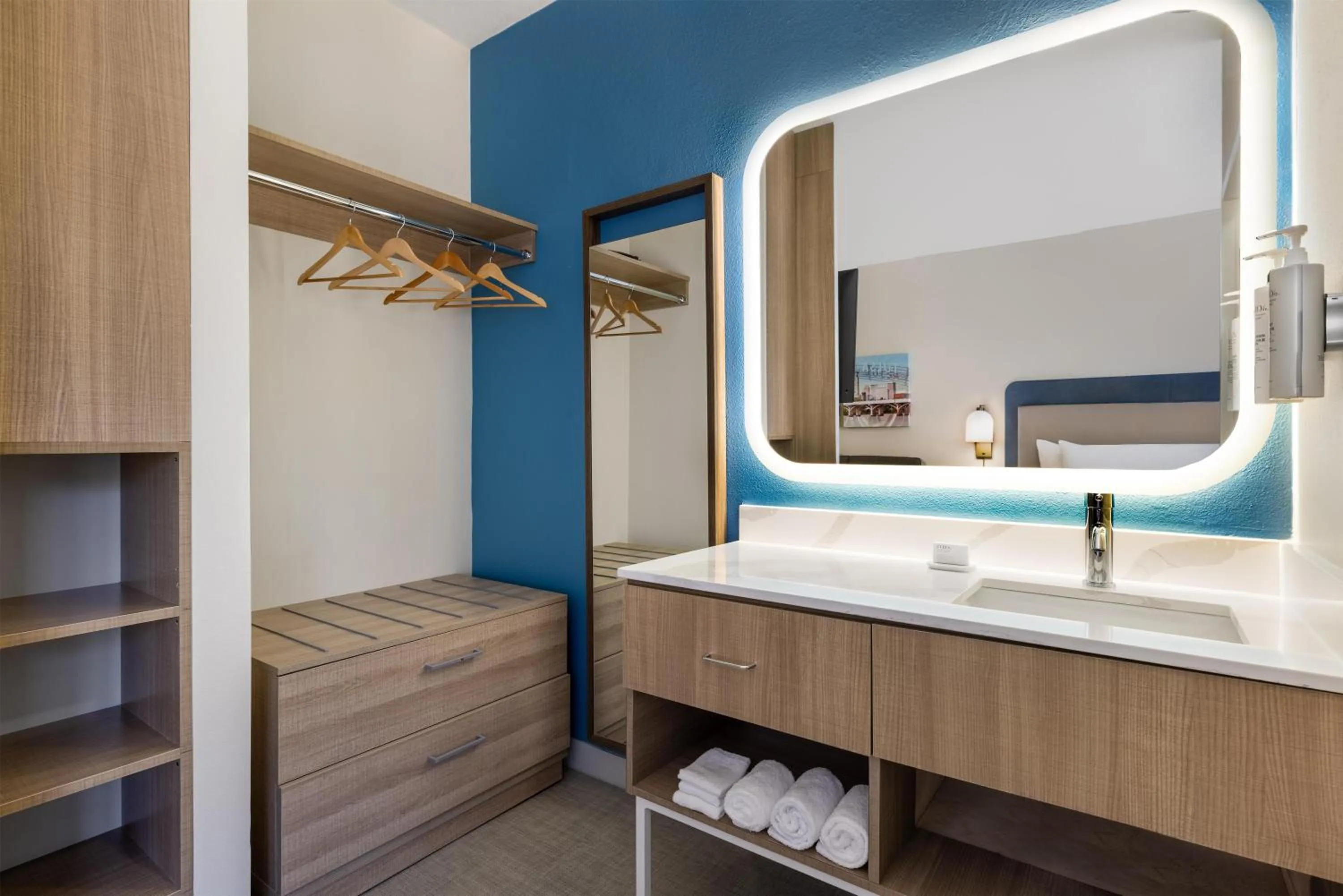 Bathroom in Homewood Suites by Hilton Tulsa South Medical District