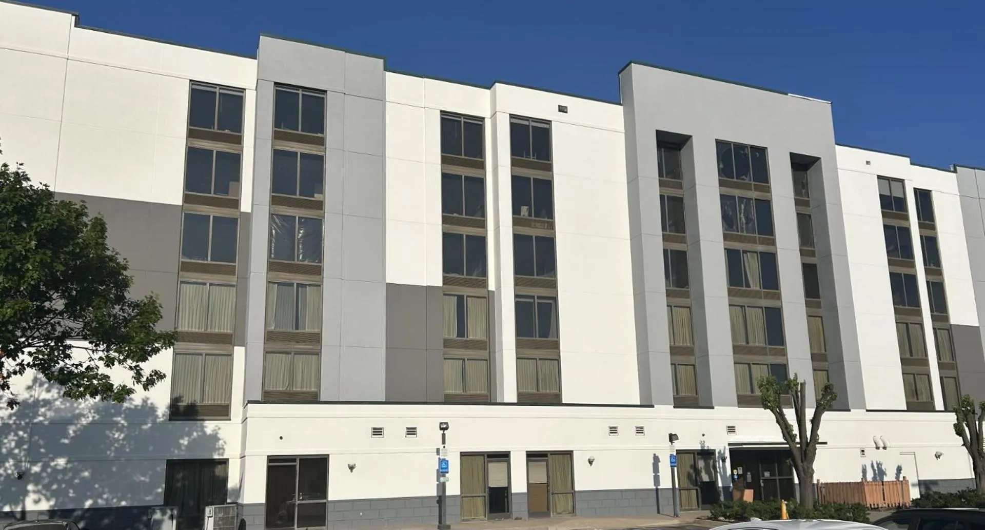 Property building in Hyde Park Hotel