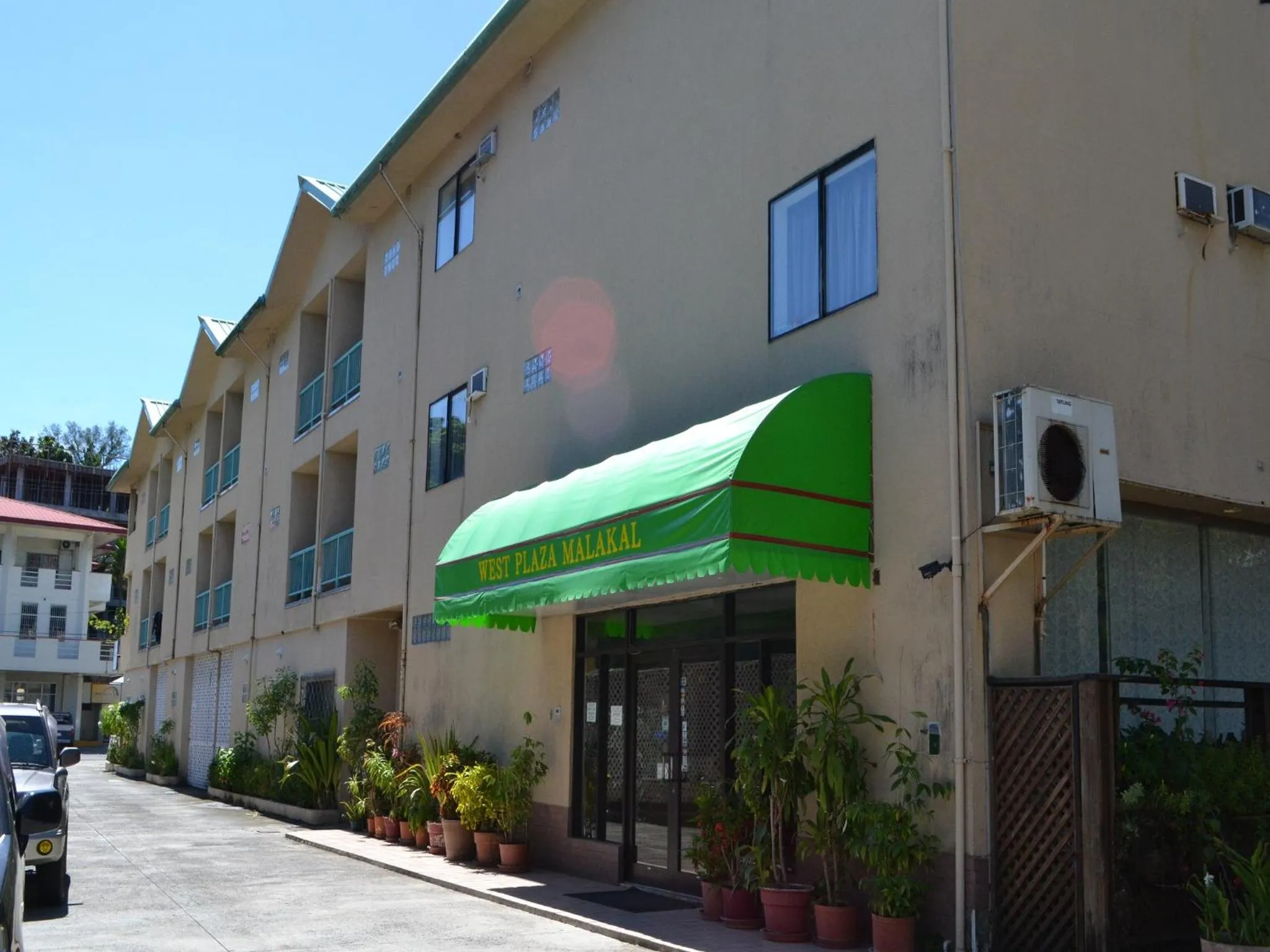 Facade/entrance in West Plaza Malakal