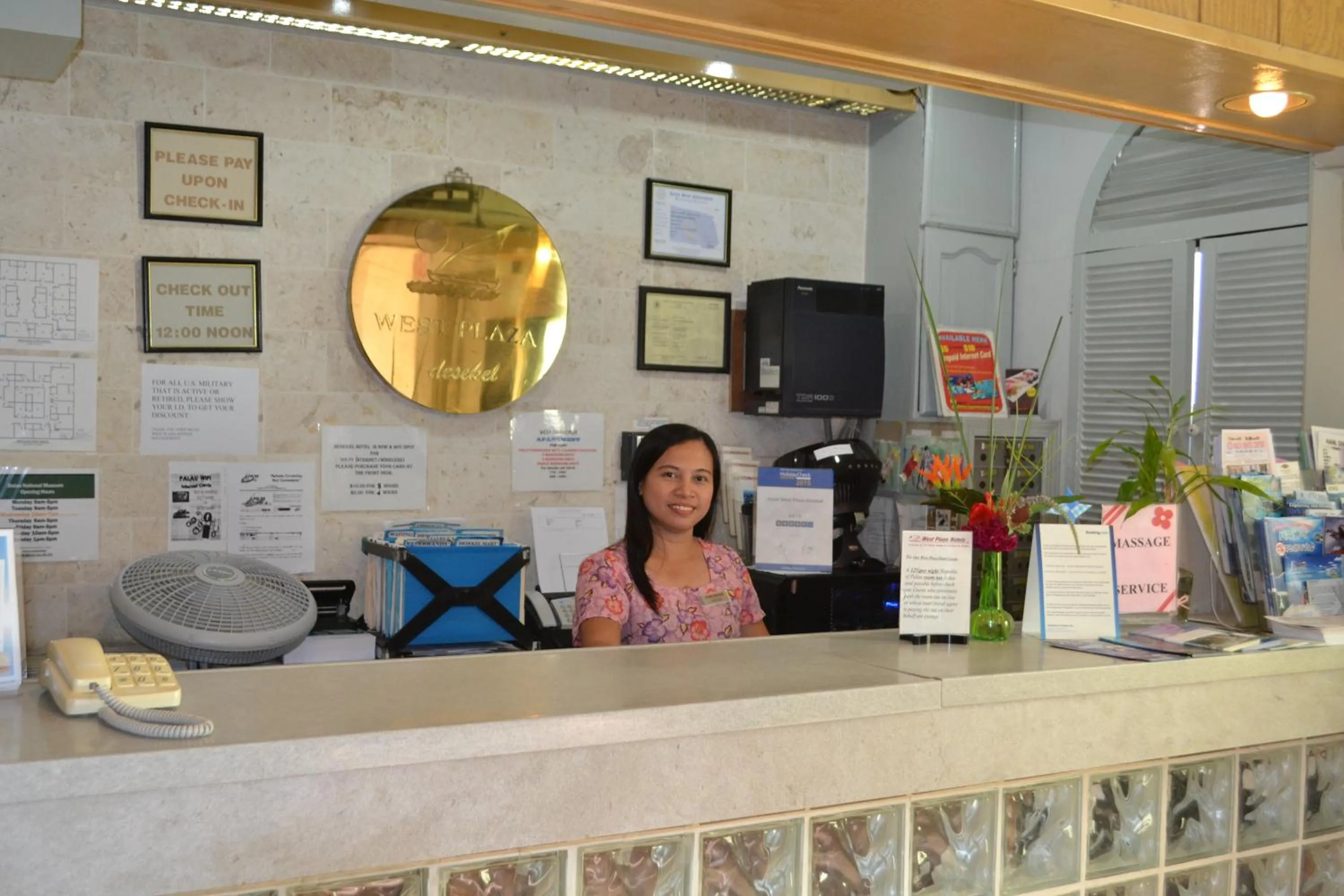 Lobby or reception in West Plaza Desekel