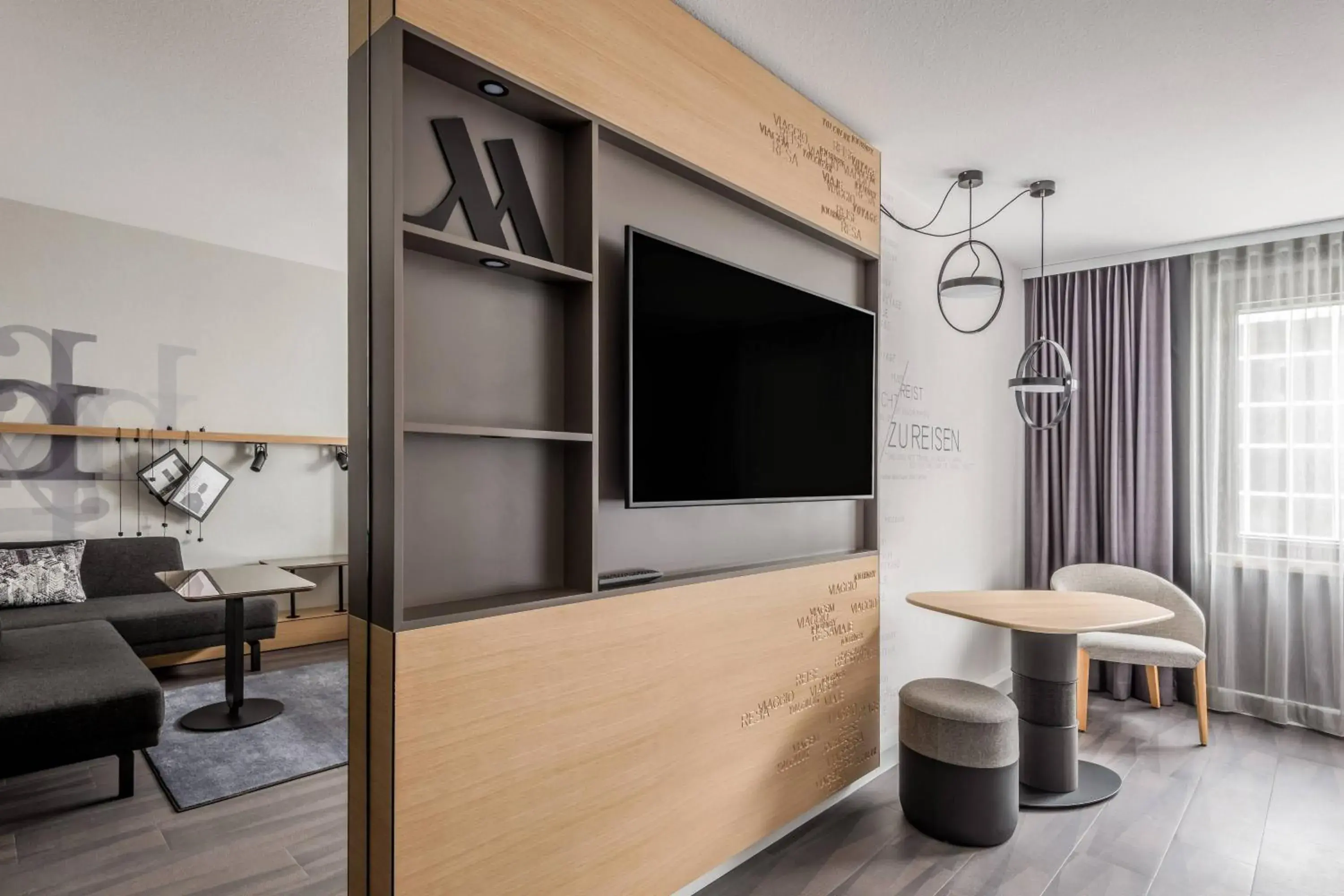 Living room, TV/Entertainment Center in Frankfurt Airport Marriott Hotel