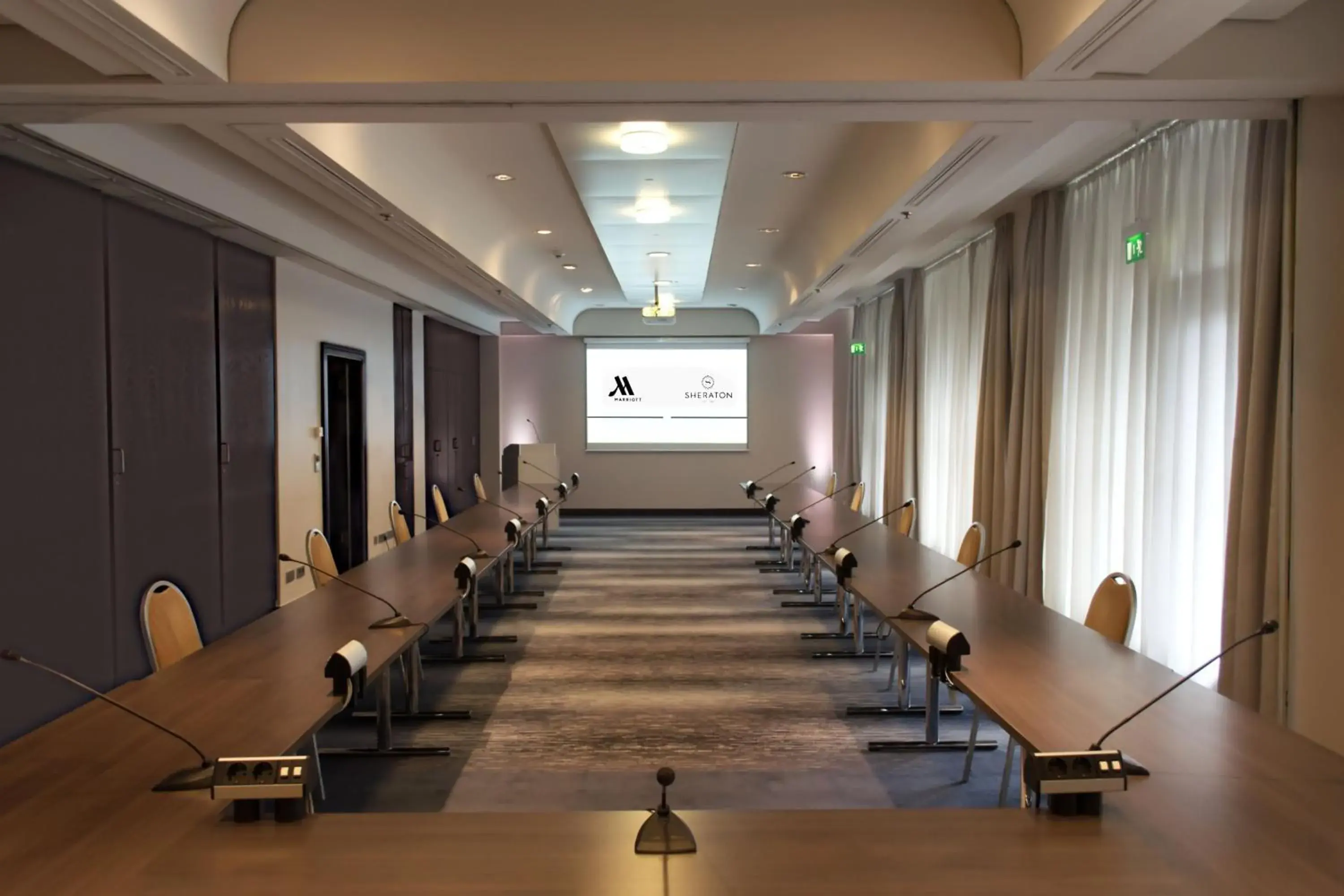 Meeting/conference room in Frankfurt Airport Marriott Hotel