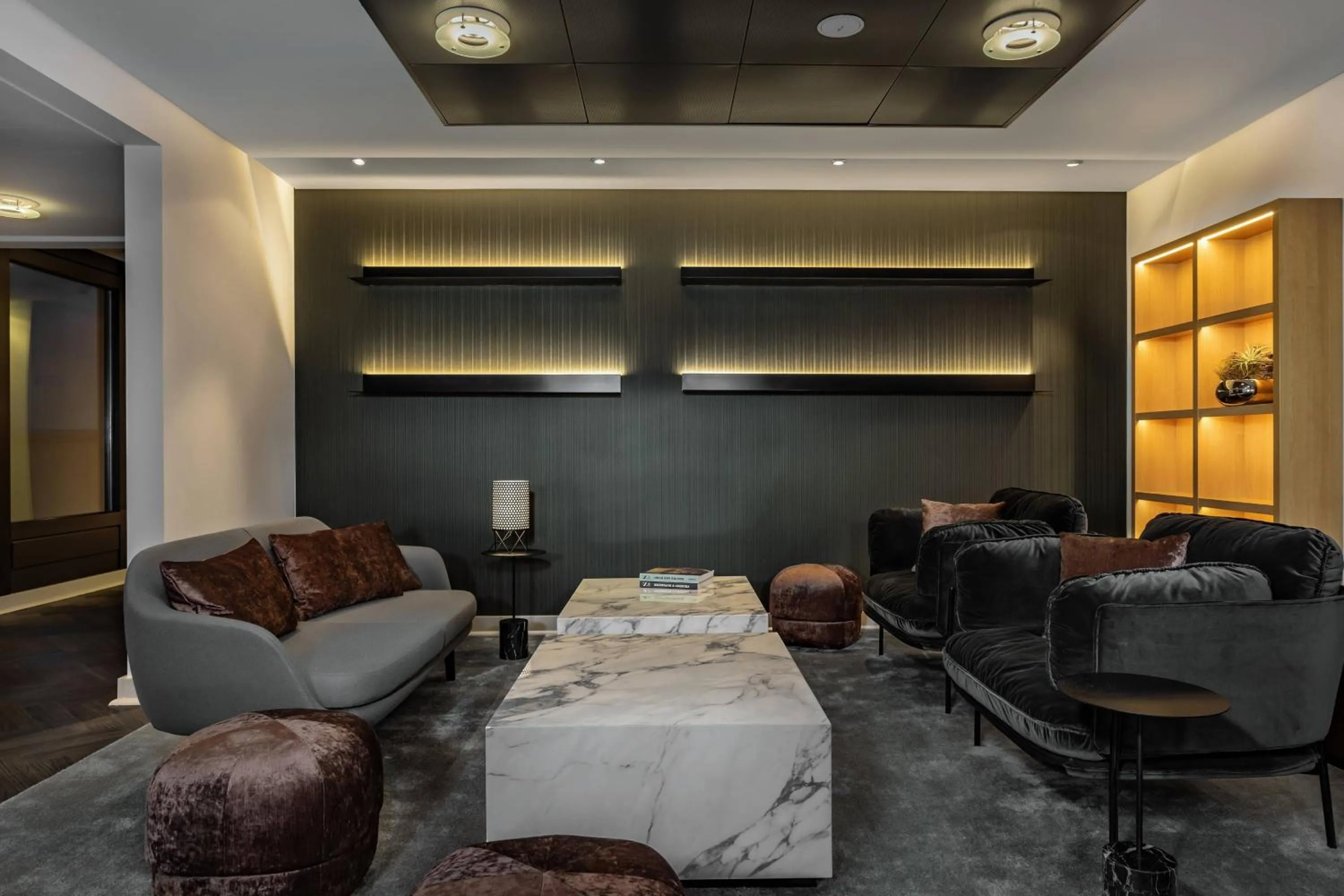 Lobby or reception, Bed in Frankfurt Airport Marriott Hotel