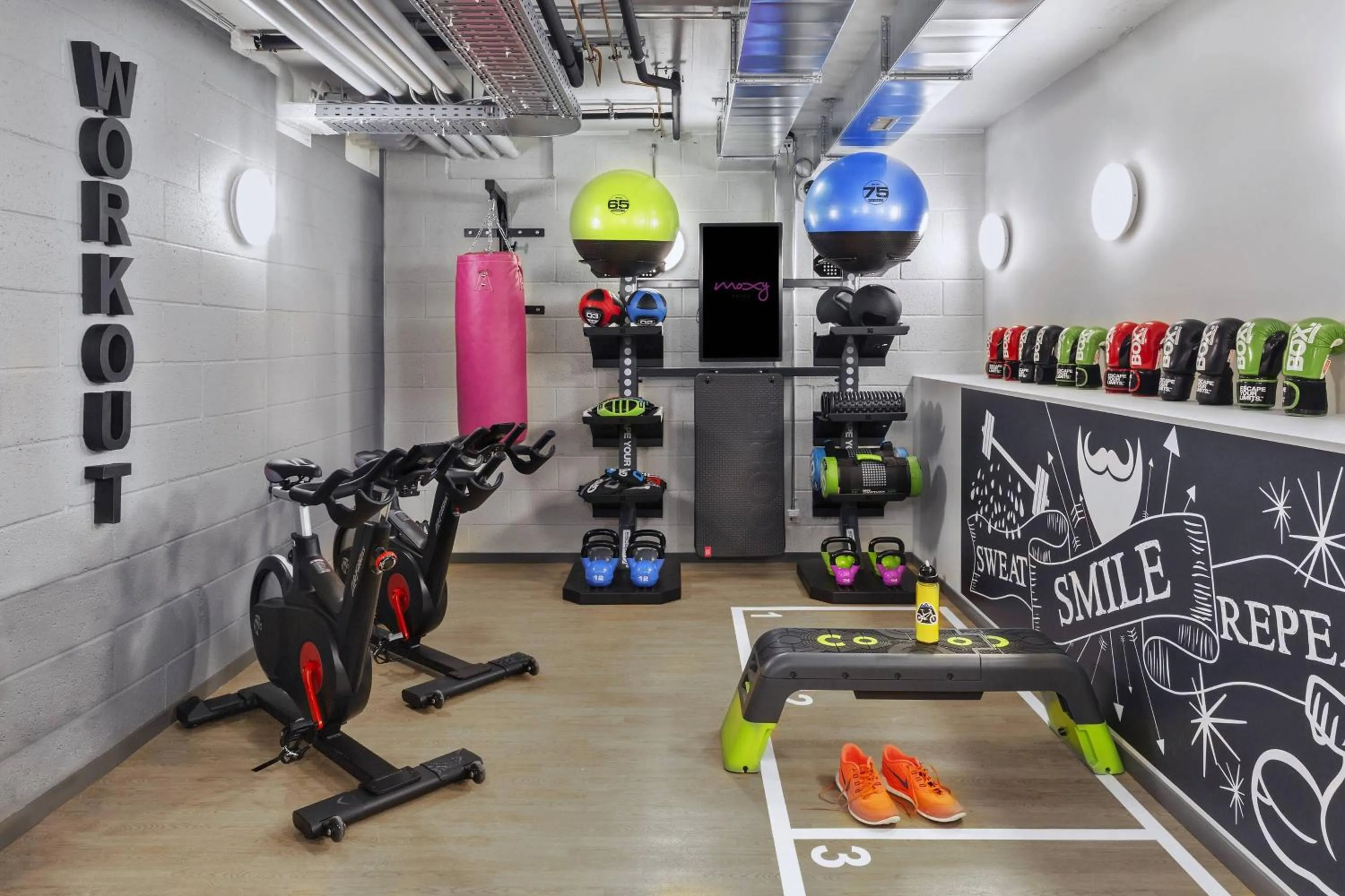 Fitness centre/facilities in Moxy Lausanne City