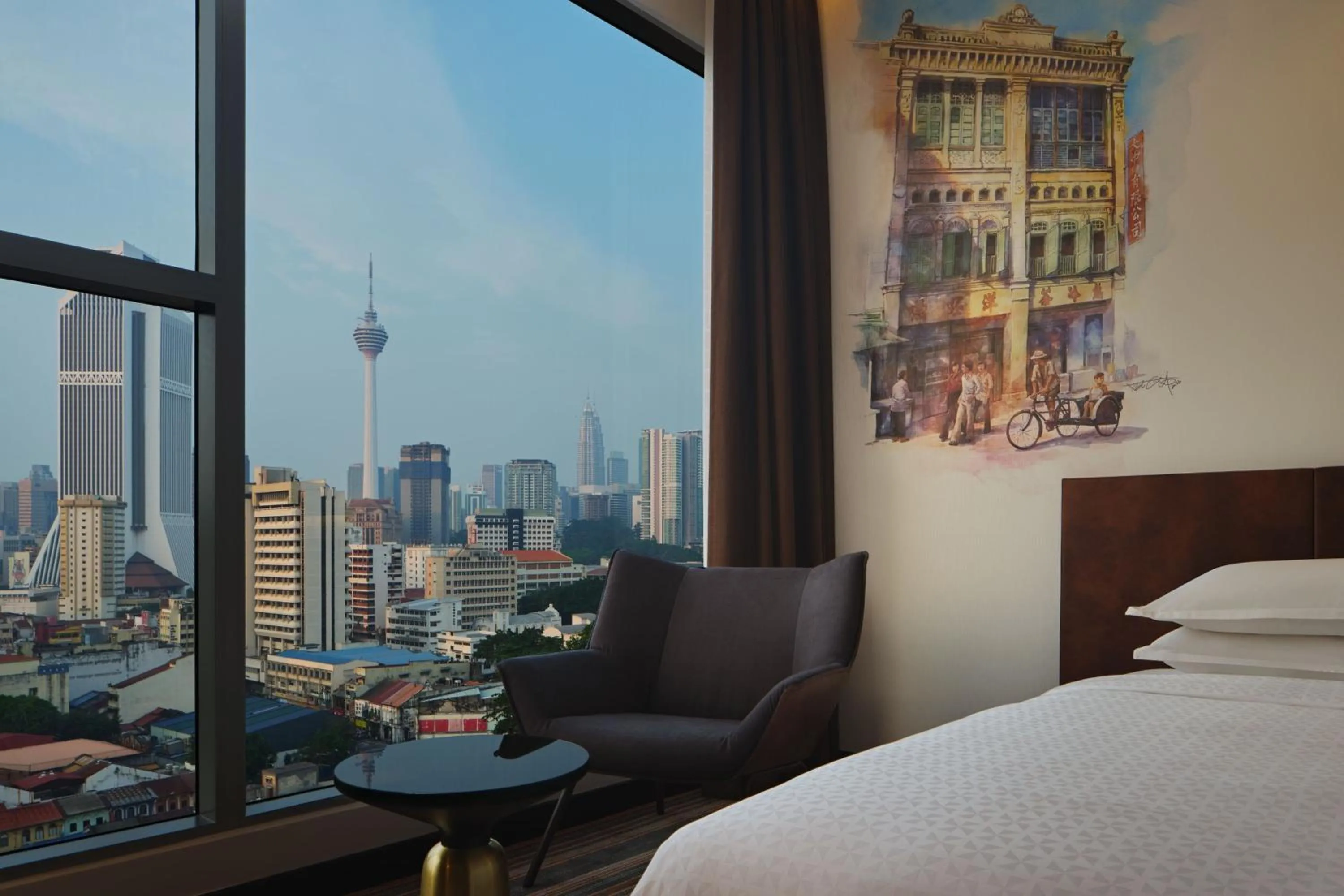 Photo of the whole room, Bed in Four Points by Sheraton Kuala Lumpur, Chinatown