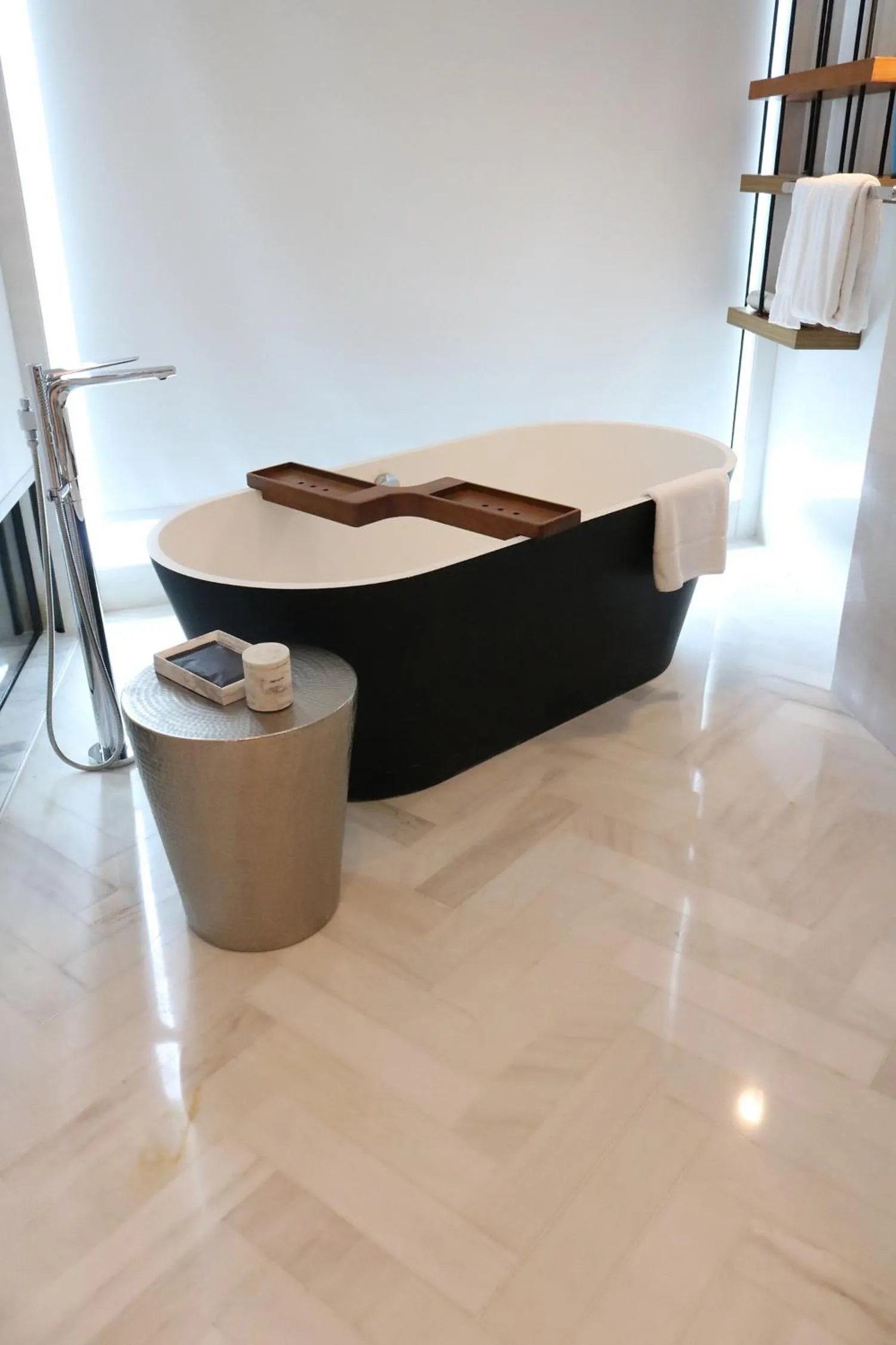 Hot Tub in Renaissance Nanning Hotel