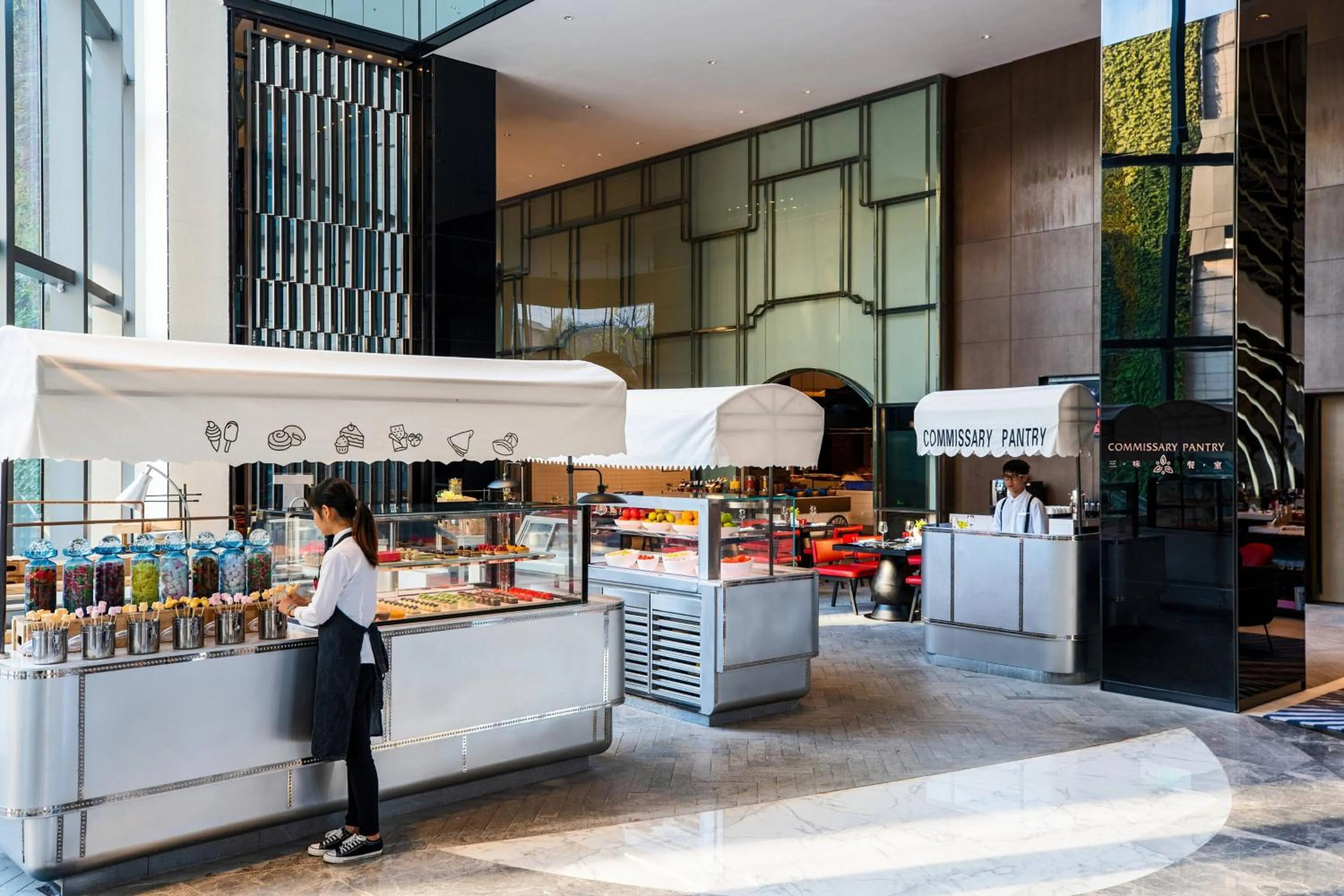 Restaurant/places to eat in Renaissance Nanning Hotel