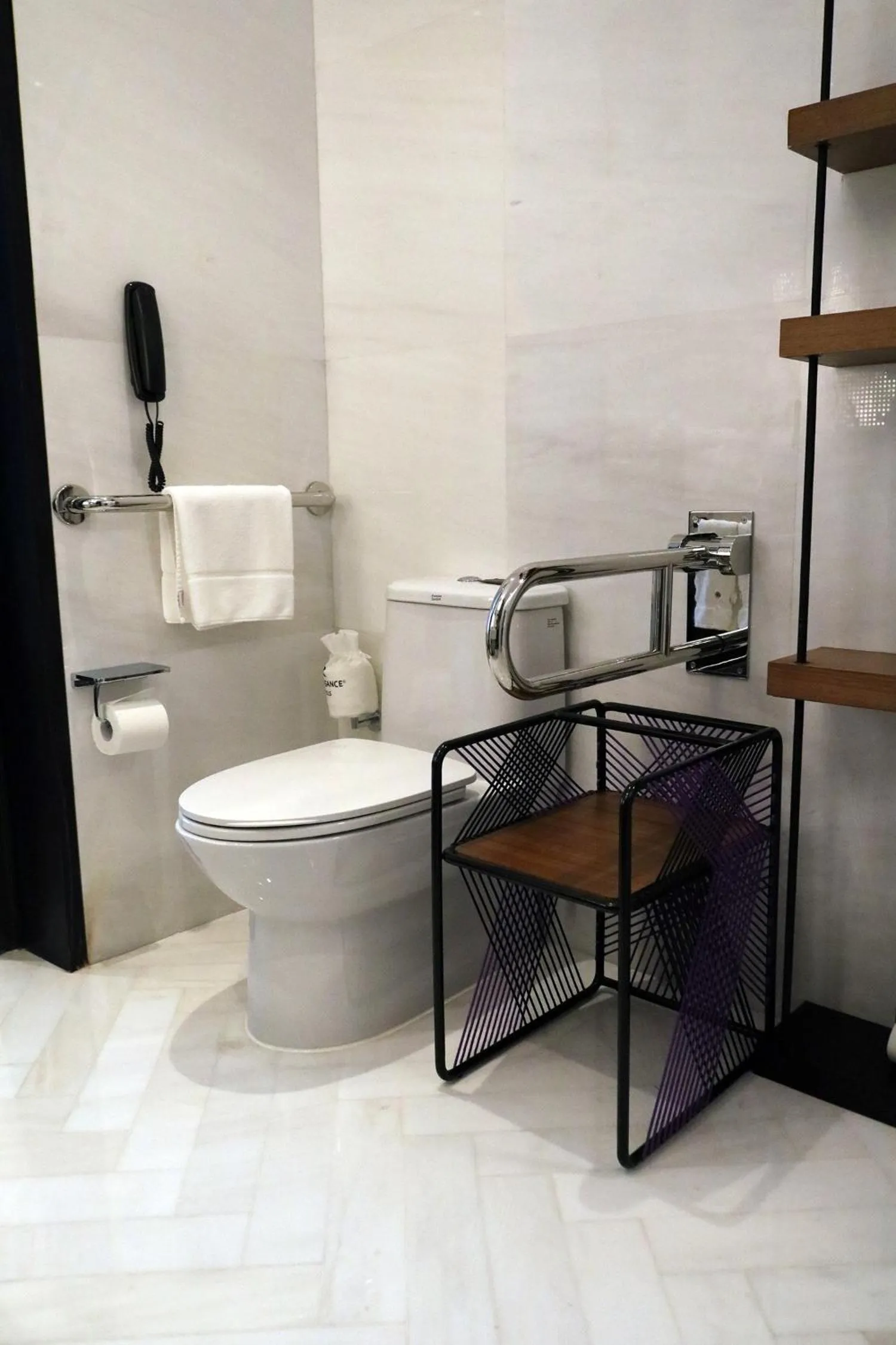 Toilet in Renaissance Nanning Hotel