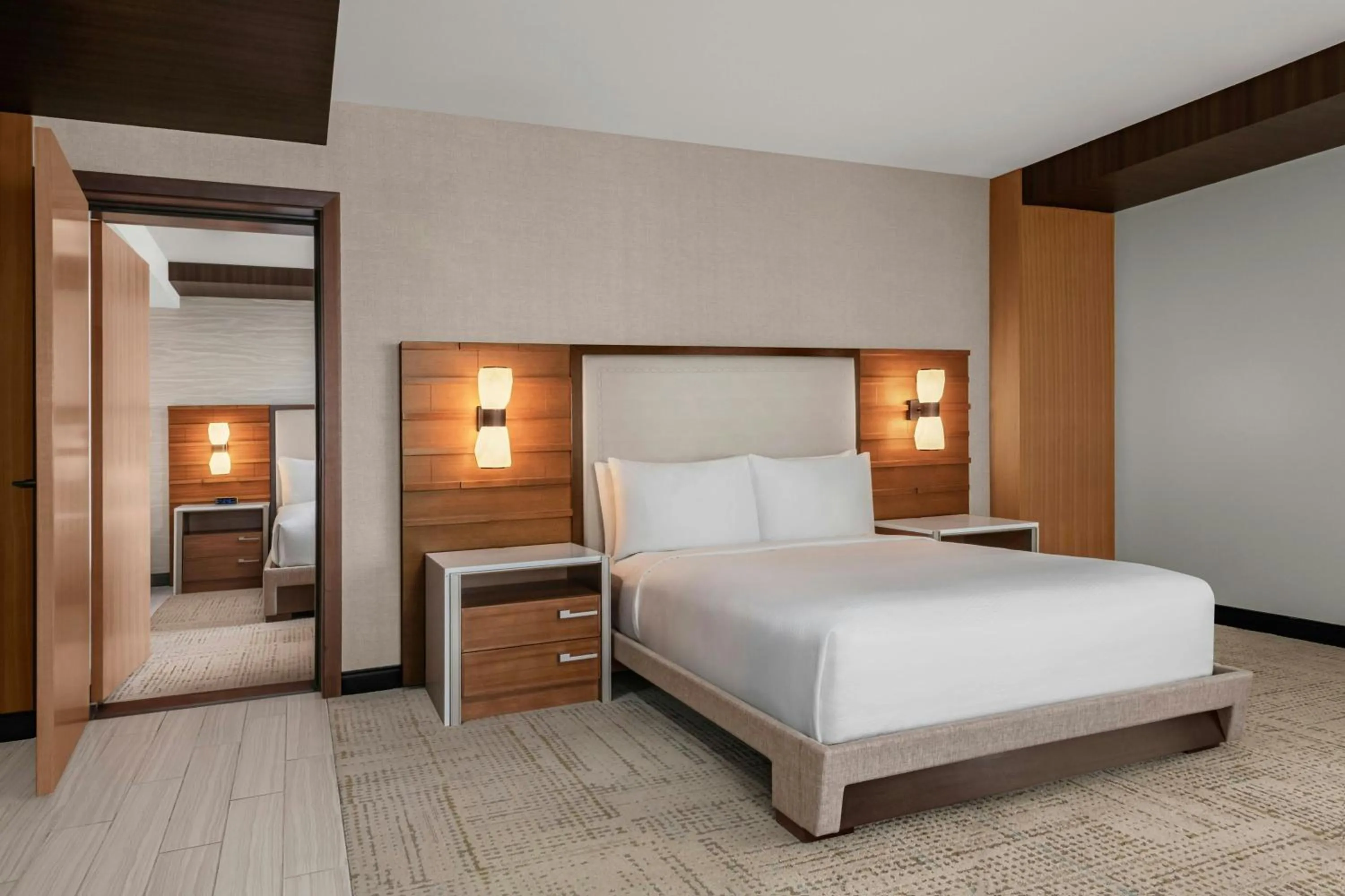 Photo of the whole room, Bed in JW Marriott, Anaheim Resort