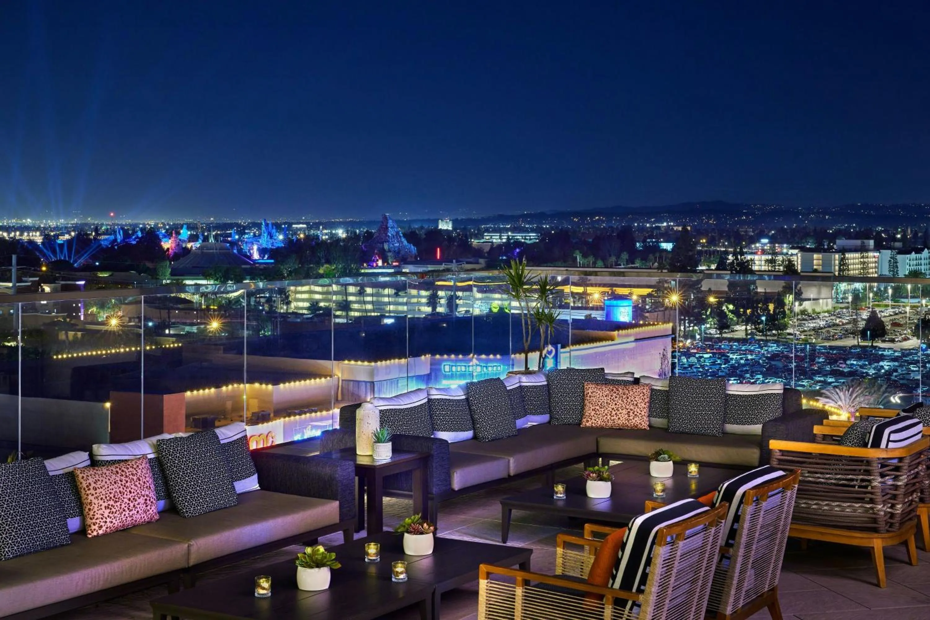 Lounge or bar in JW Marriott, Anaheim Resort