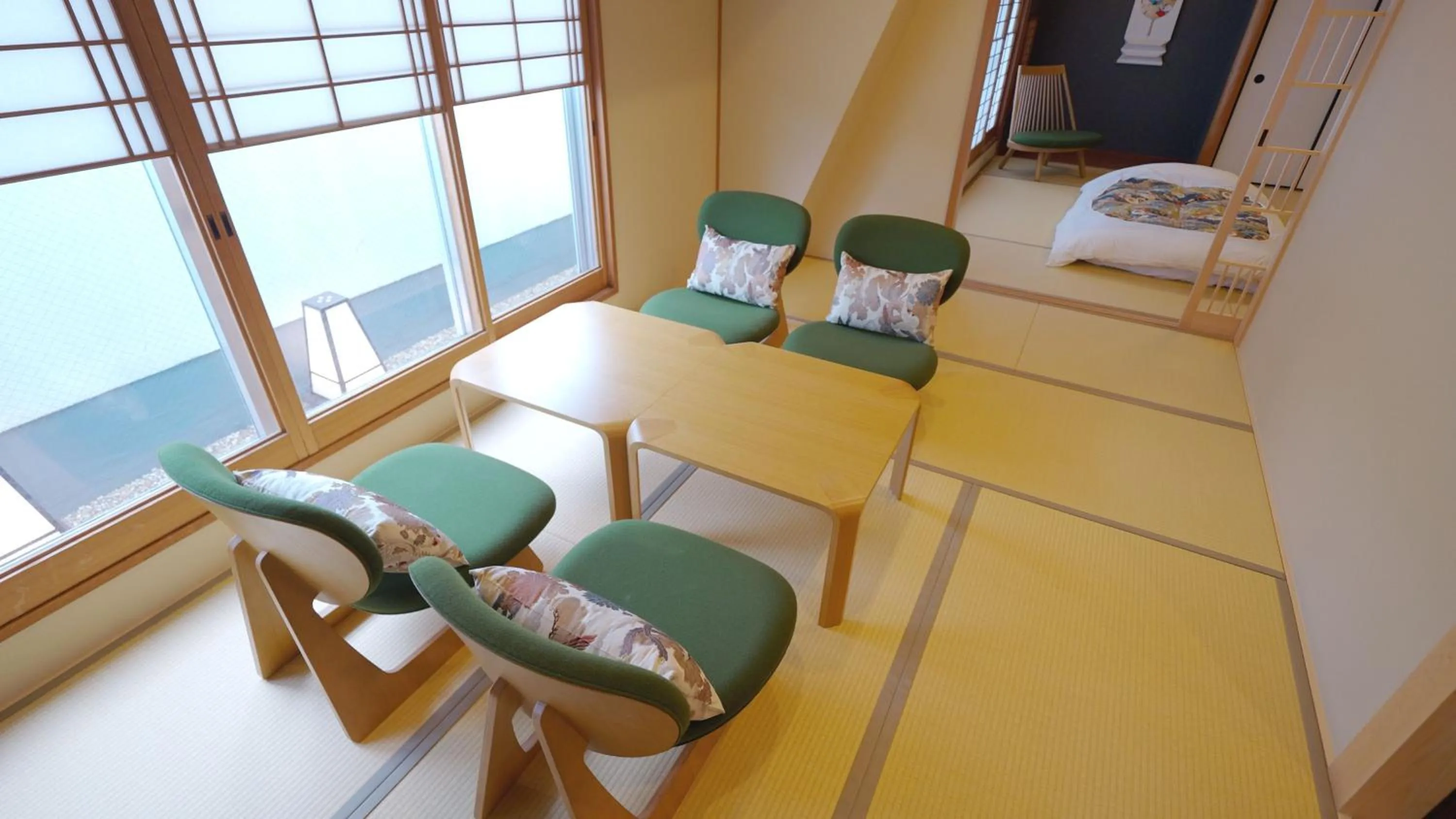 Living room in Nishiyama Ryokan - Established in 1953