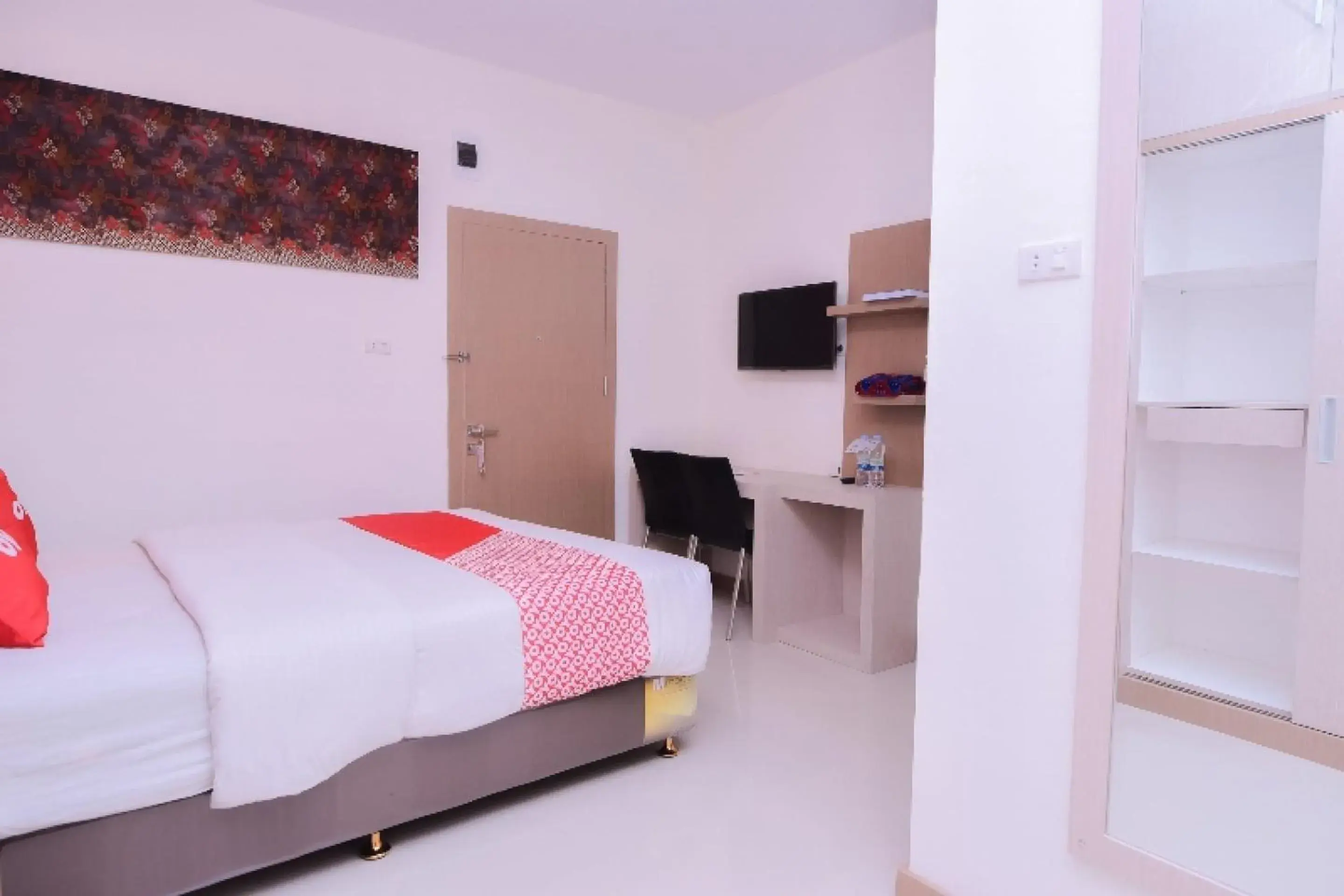 Deluxe Double Room in Capital O 2018 Ring Road Guest House Syariah Deluxe Double Room in Capital O 2018 Ring Road Guest House Syariah