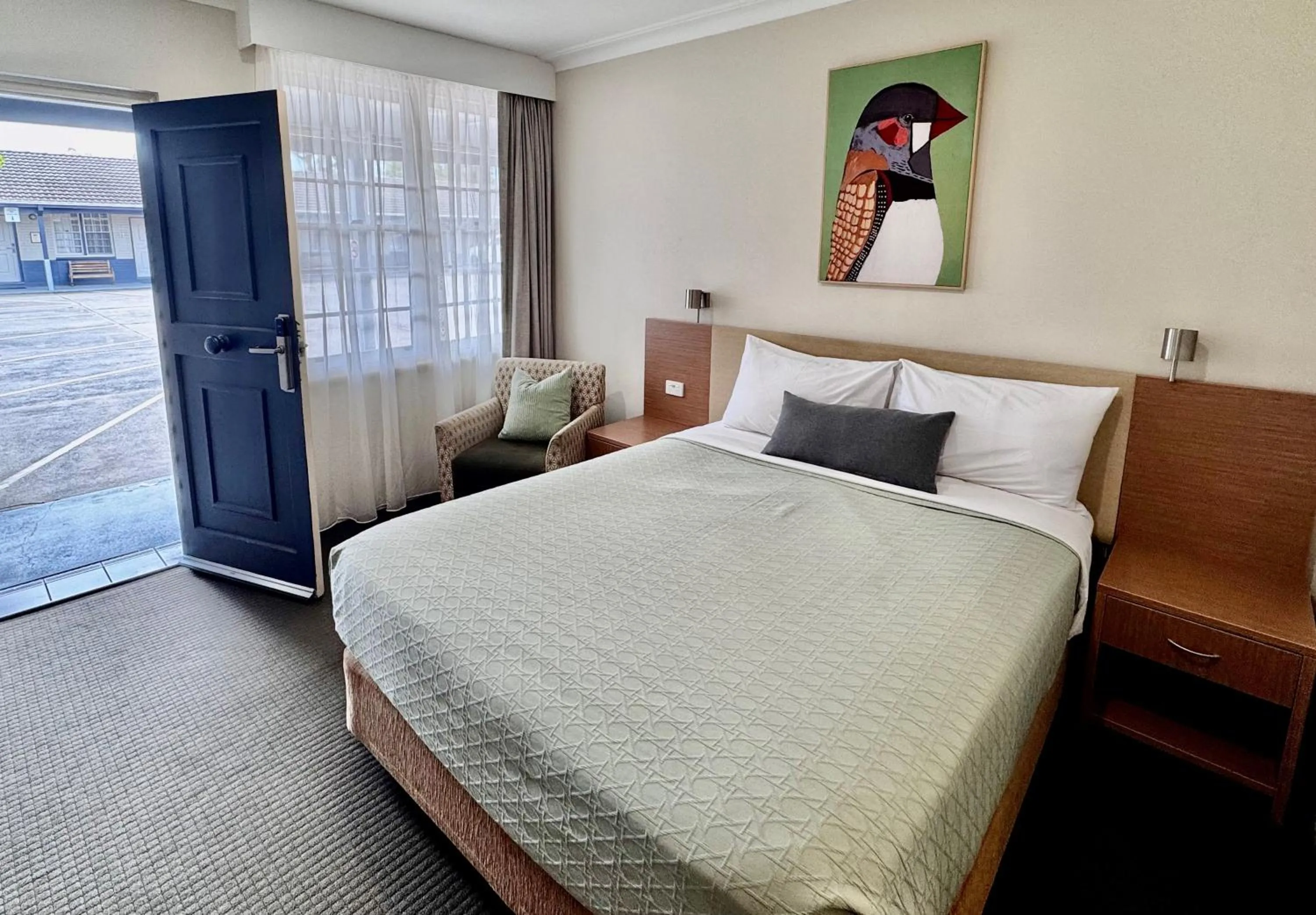 Bedroom, Bed in Colonial Terrace Motor Inn