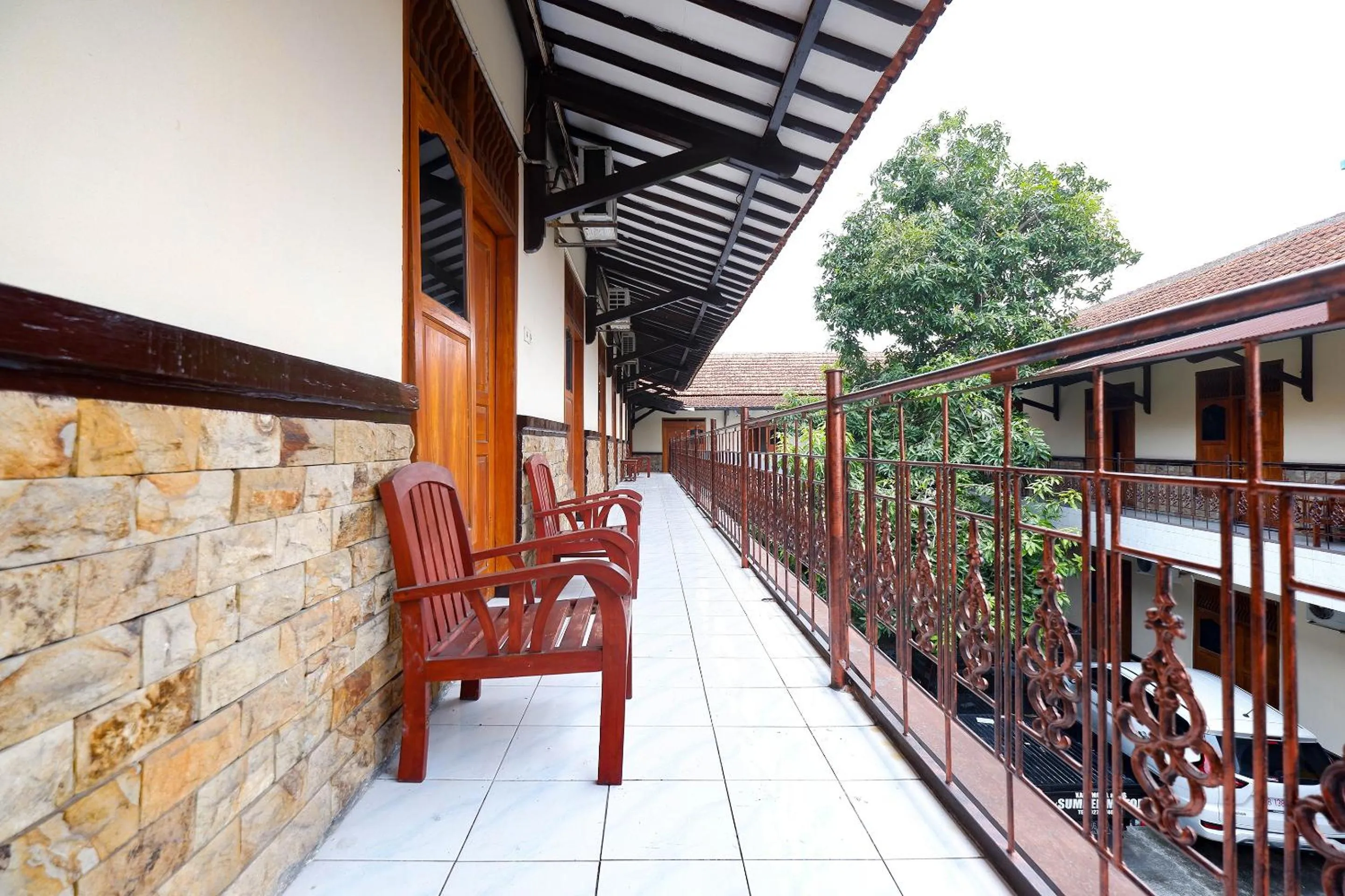 Balcony/Terrace in SPOT ON 2011 Hotel Mekar Sari