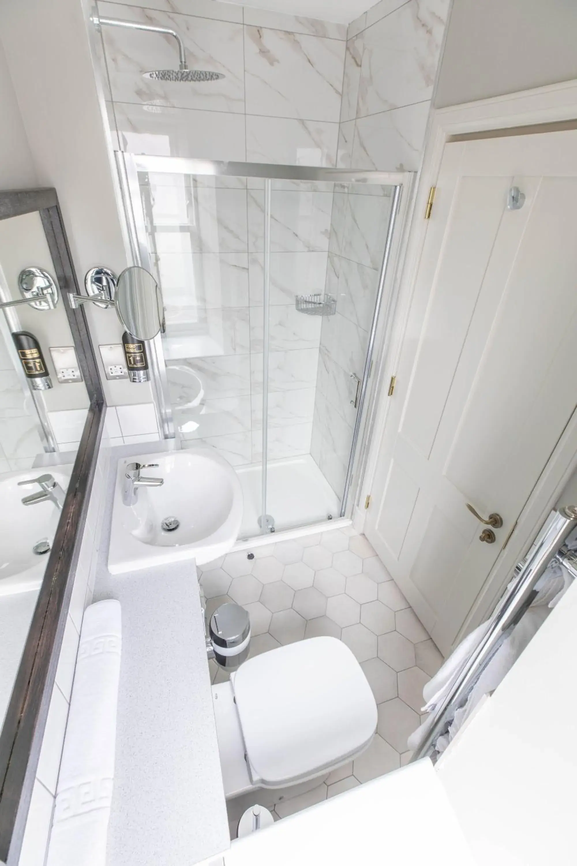 Bathroom in Blackfriars Bathroom in Blackfriars