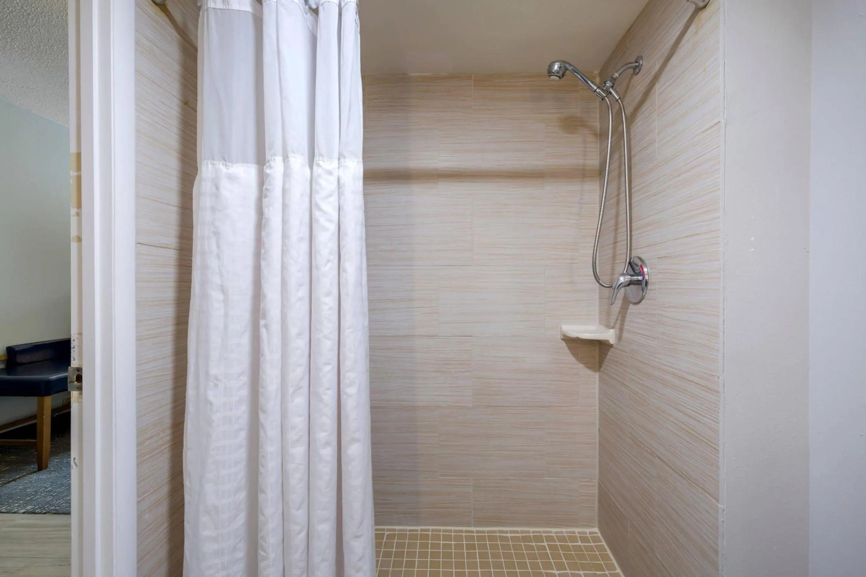 Bedroom in Comfort Inn & Suites Alexandria West