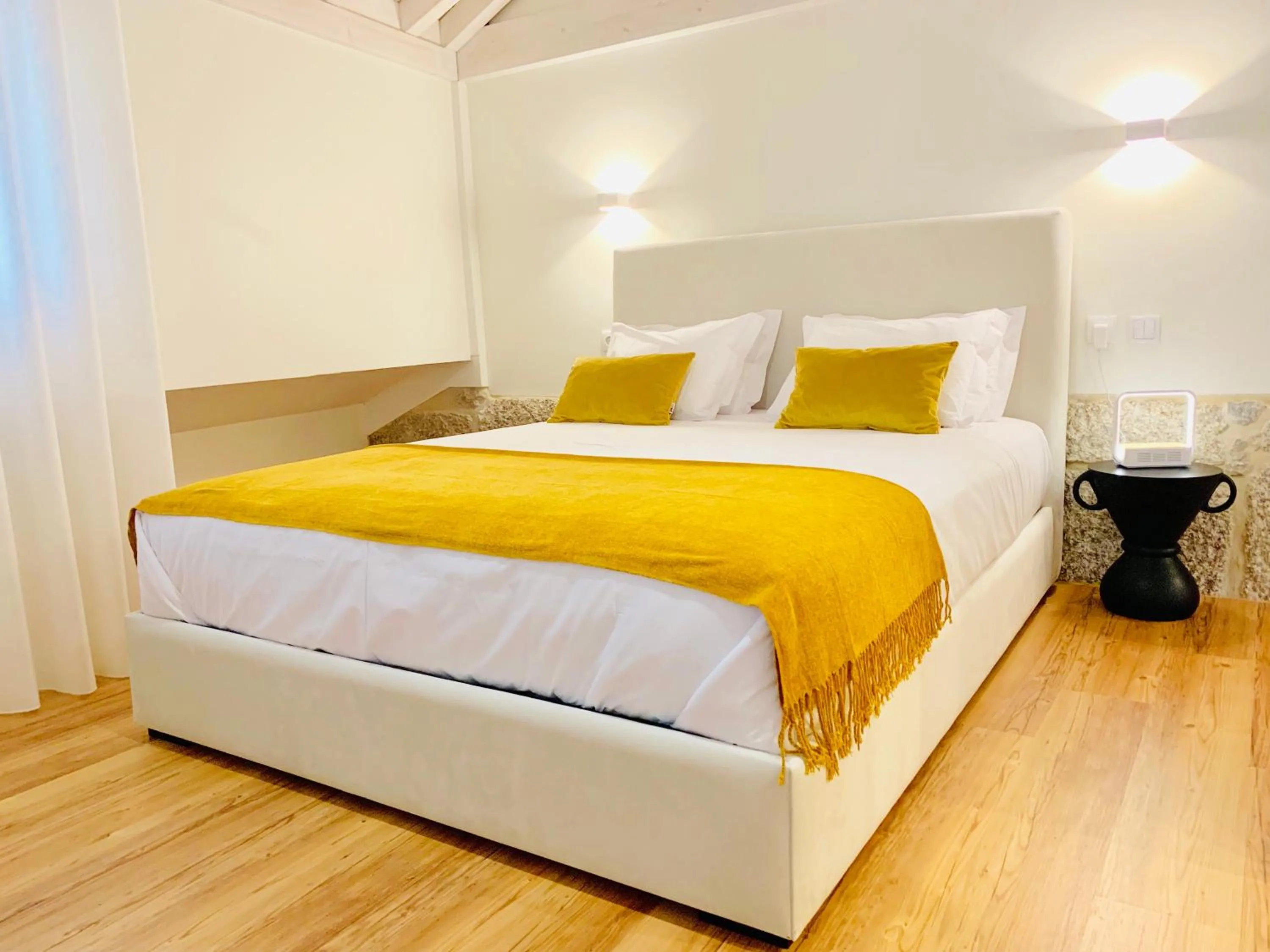 Apartment with Balcony in The Arch - Charming Apartments in the Historic Center