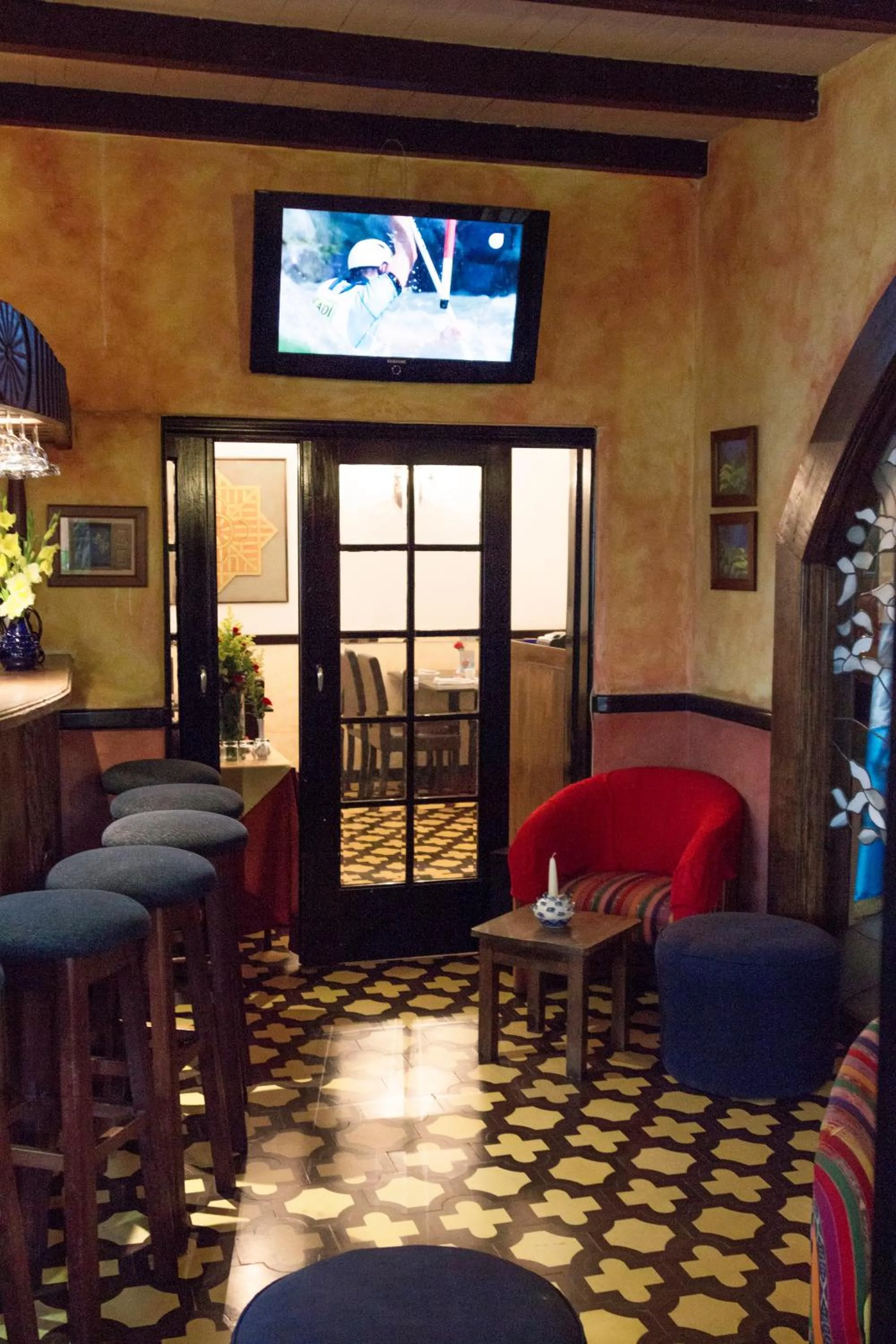 Lounge or bar in Hotel Ciudad Vieja