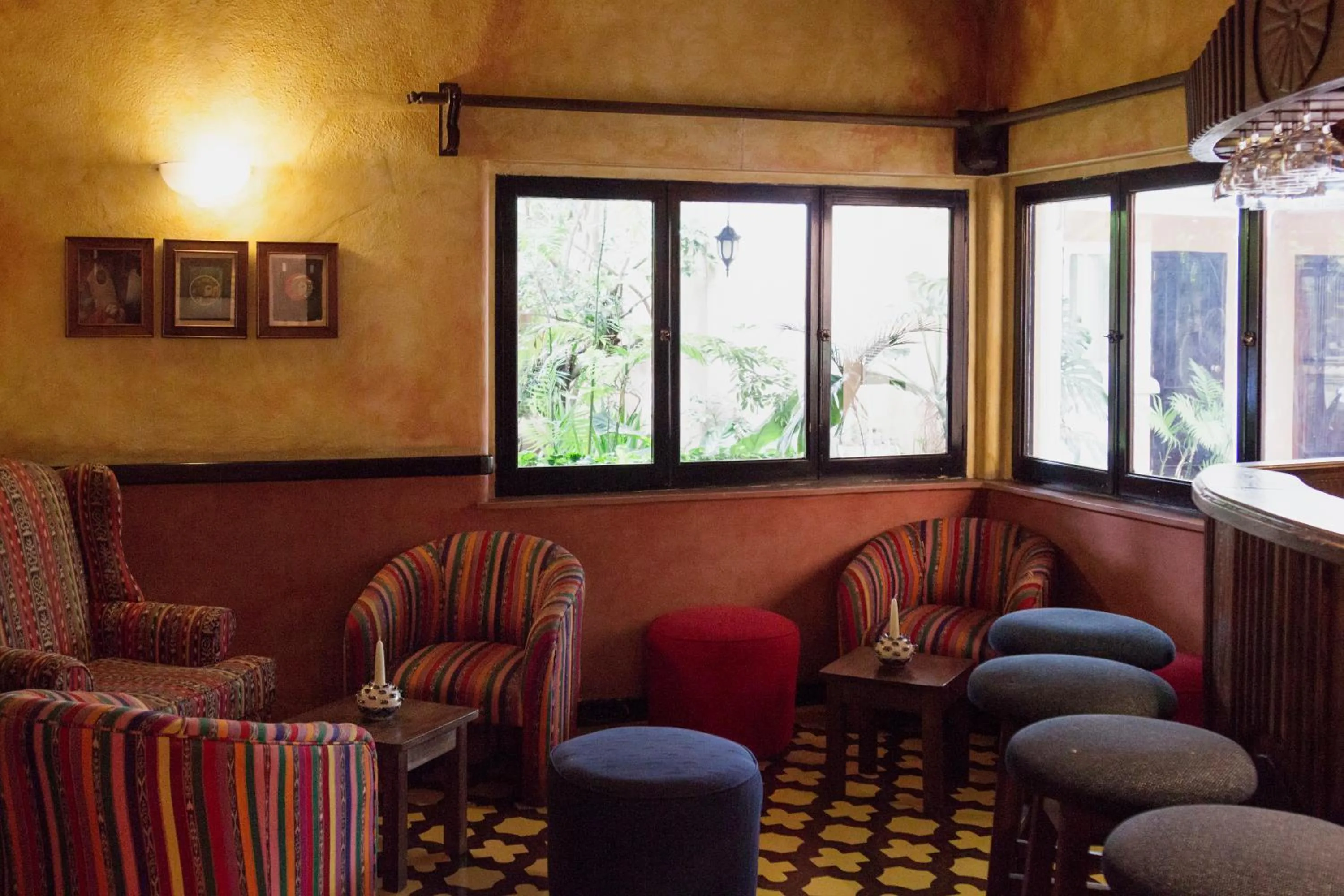 Lounge or bar in Hotel Ciudad Vieja