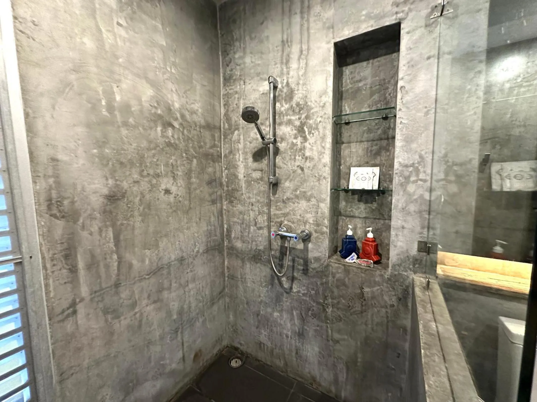 Shower in The Terminal Khon Kaen Hotel