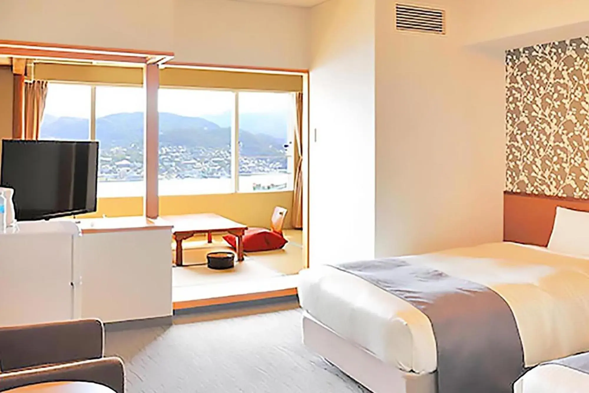 Photo of the whole room, Bed in Ooedo Onsen Monogatari Nagasaki Hotel Seifu Photo of the whole room, Bed in Ooedo Onsen Monogatari Nagasaki Hotel Seifu