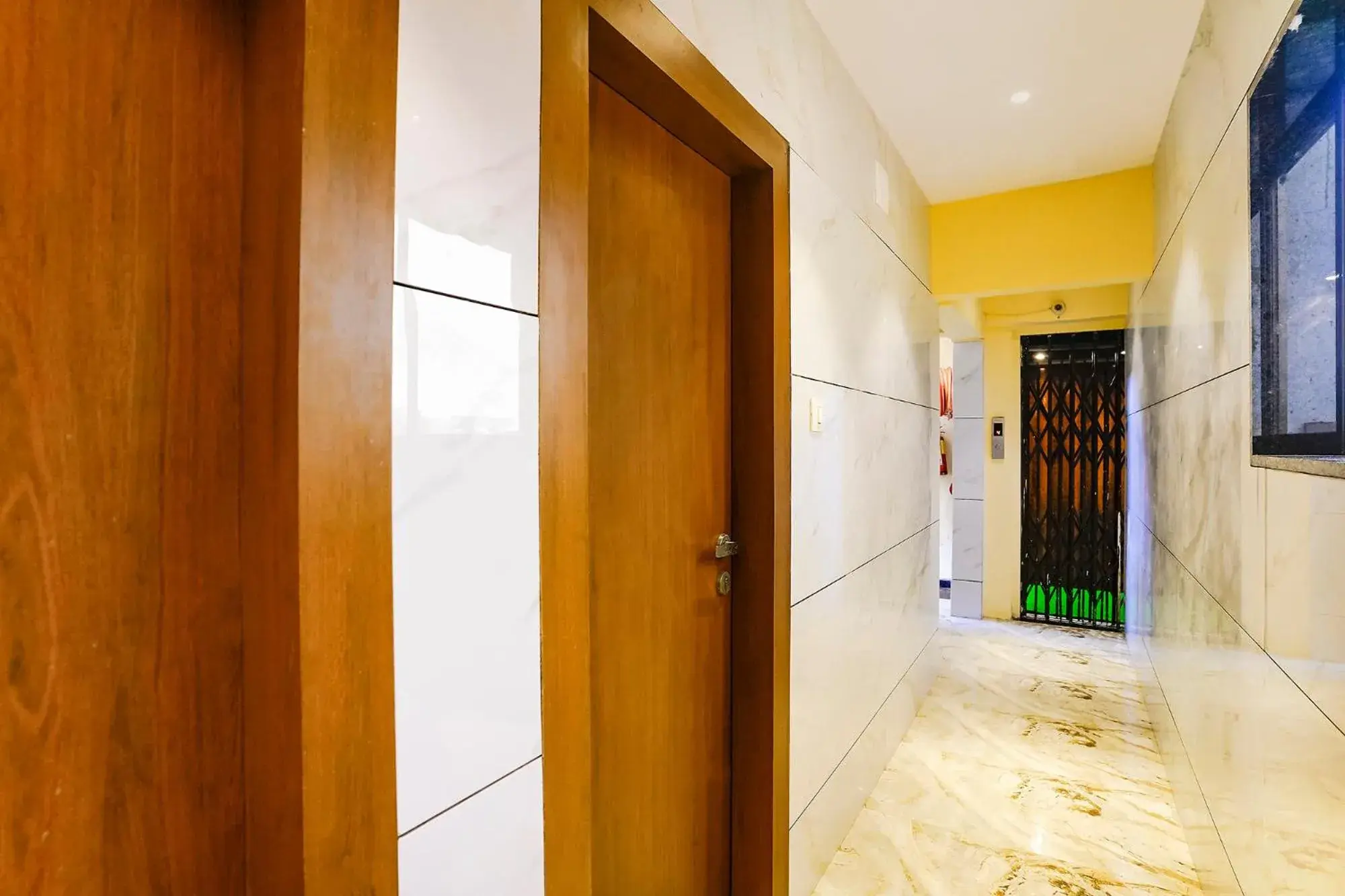 Lobby or reception in FabHotel Ratna Mahal Lobby or reception in FabHotel Ratna Mahal