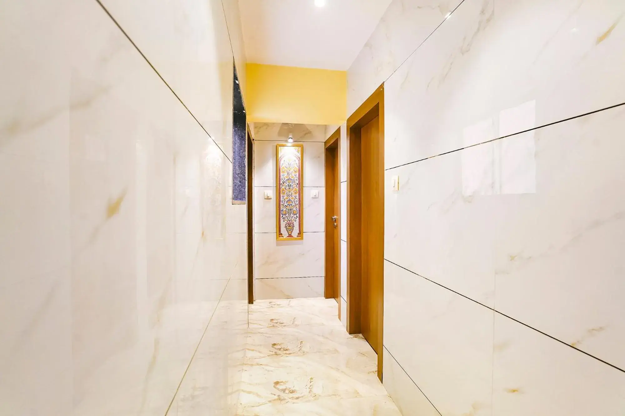 Lobby or reception in FabHotel Ratna Mahal Lobby or reception in FabHotel Ratna Mahal