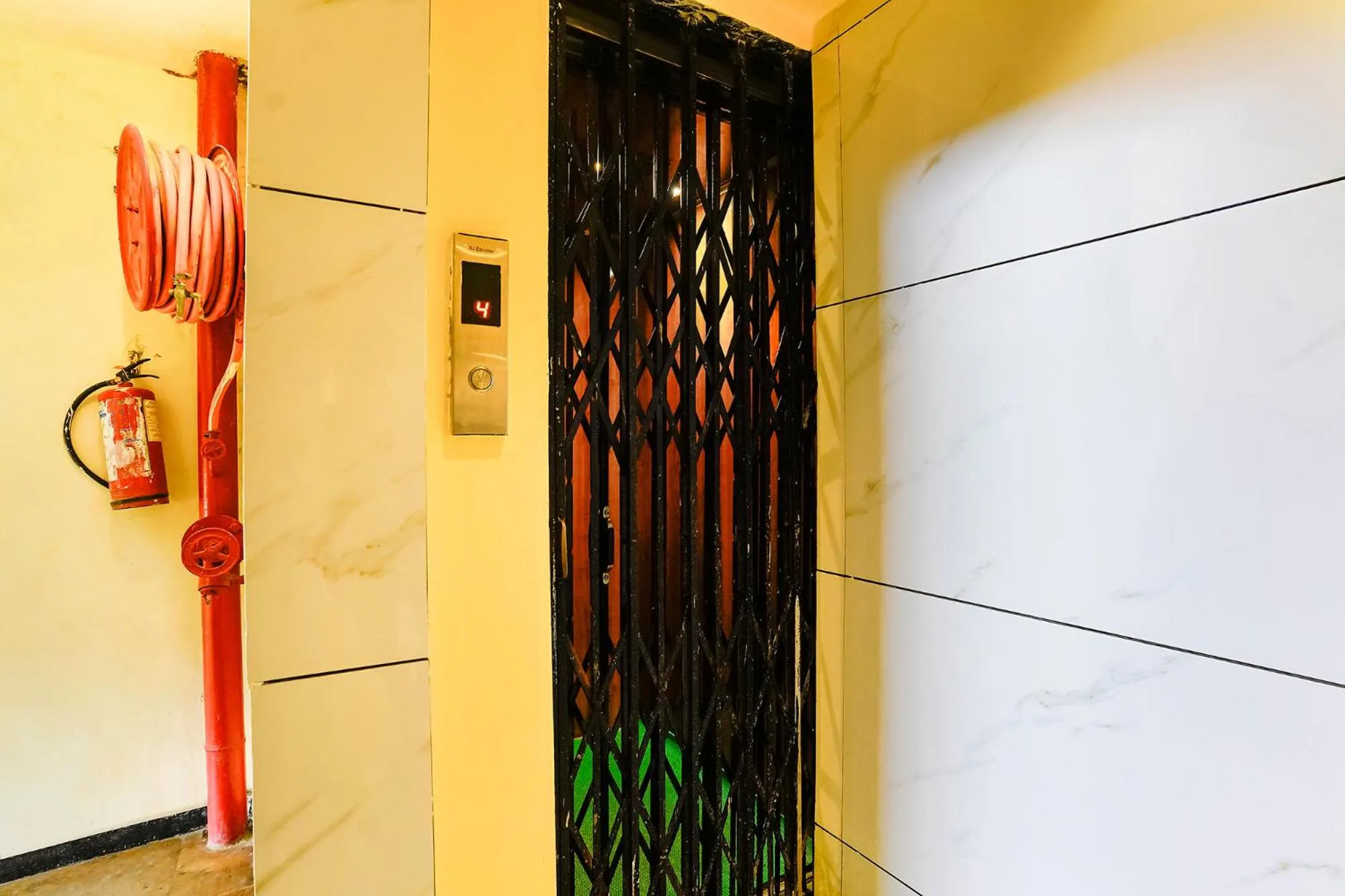 elevator in FabHotel Ratna Mahal