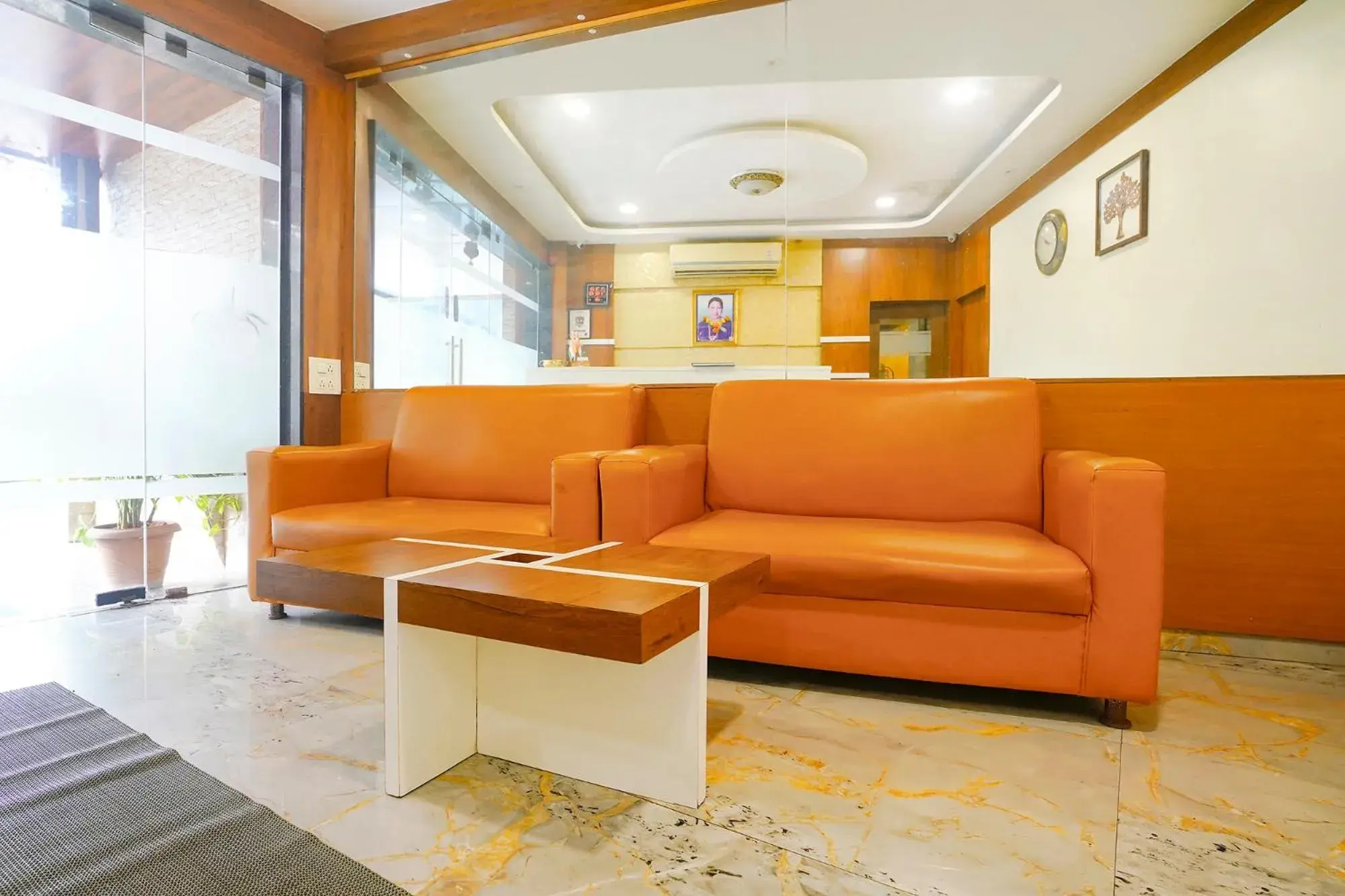 Seating area in FabHotel Ratna Mahal Seating area in FabHotel Ratna Mahal