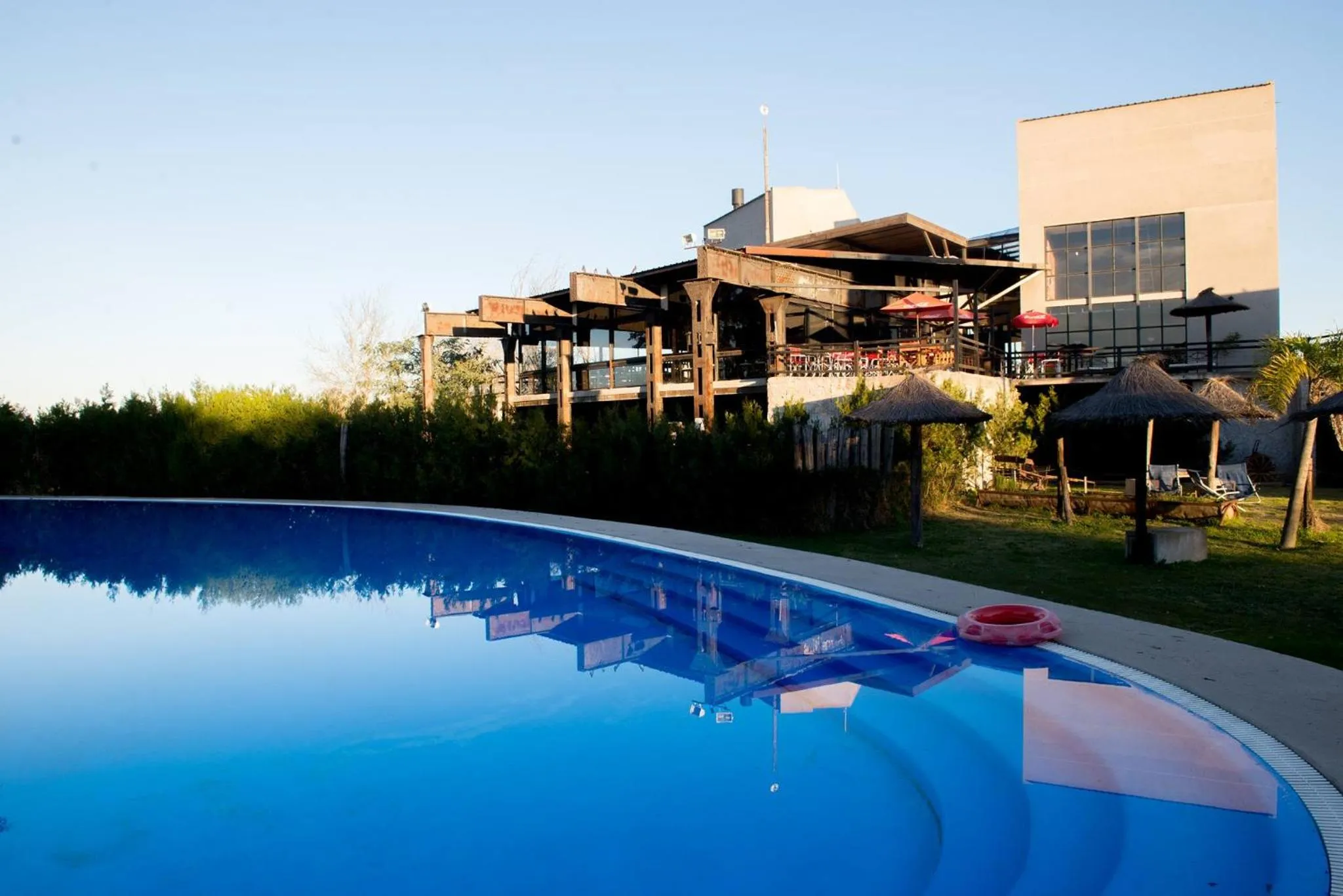 Restaurant/places to eat in Apart club San Pedro