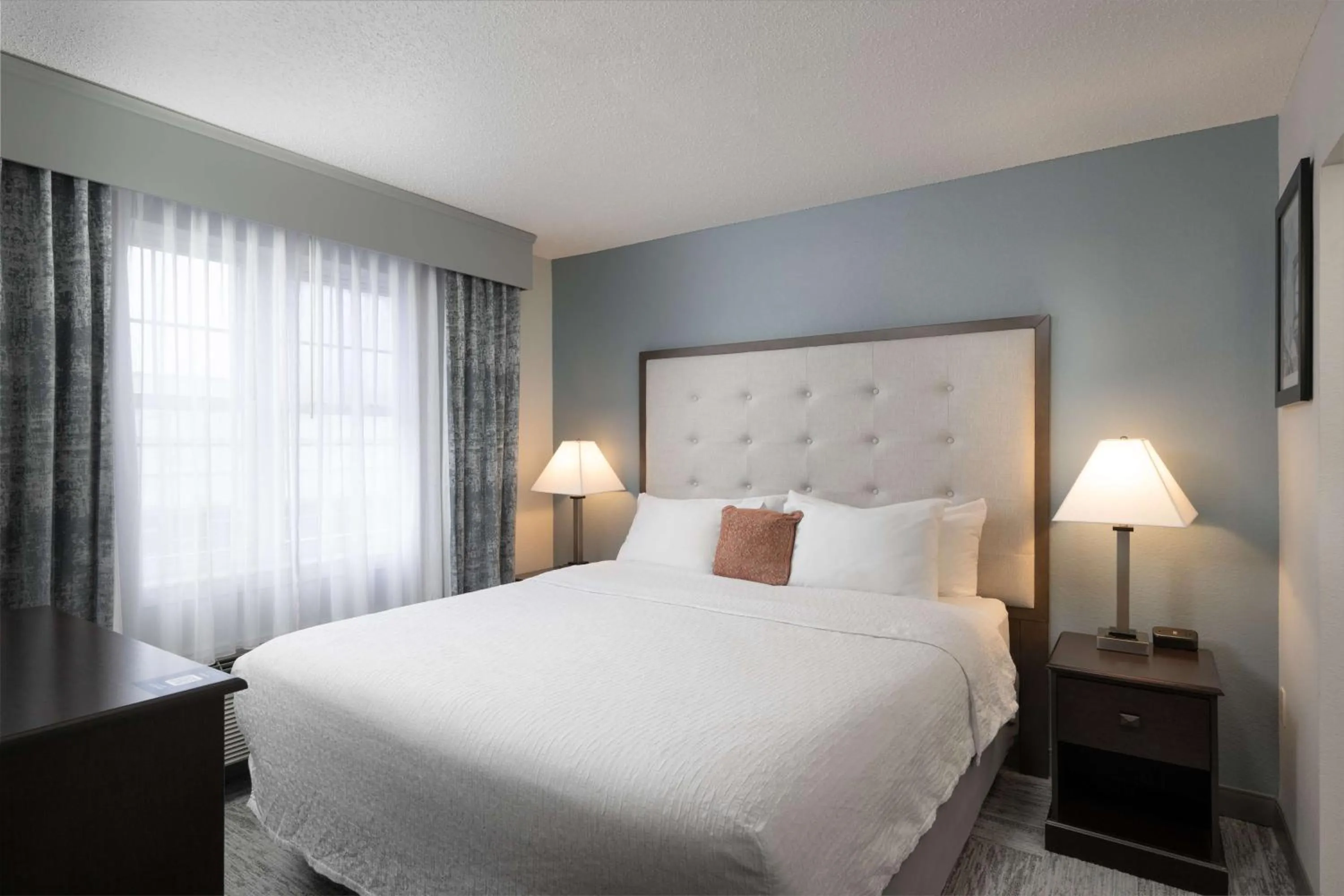 Bed in Homewood Suites by Hilton Boston/Andover