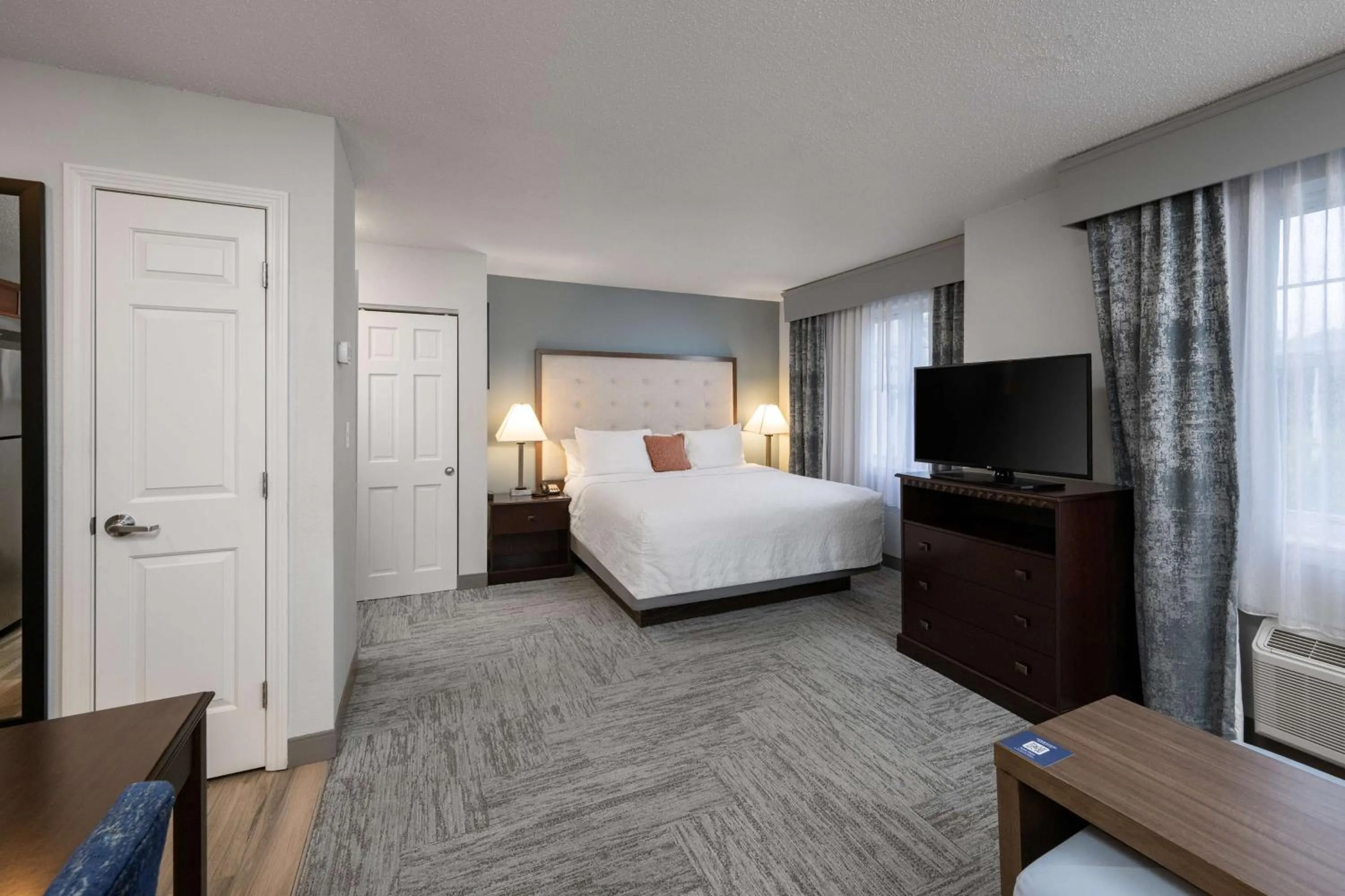 Bed in Homewood Suites by Hilton Boston/Andover