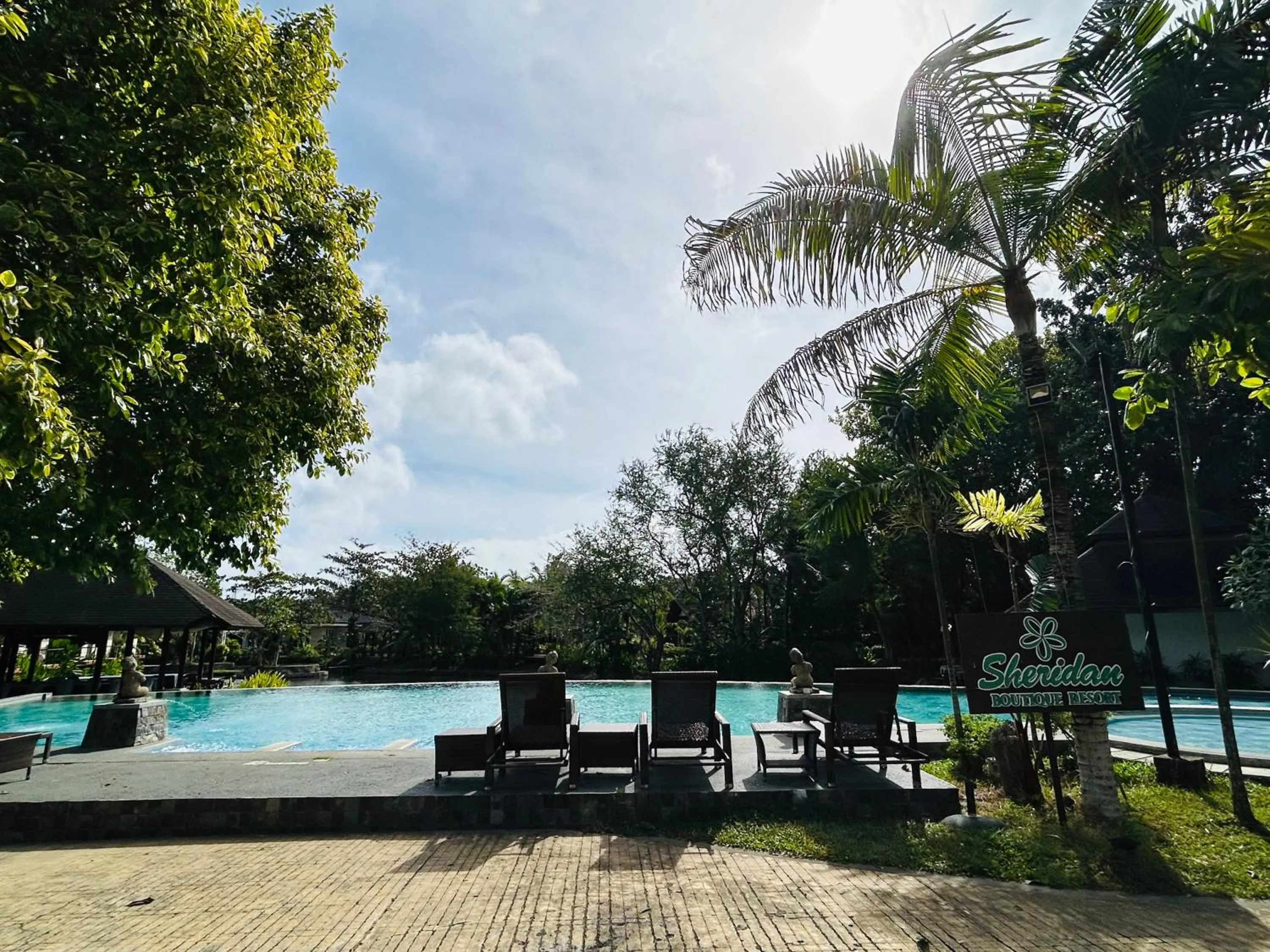 Swimming pool in Sheridan Boutique Resort Iloilo