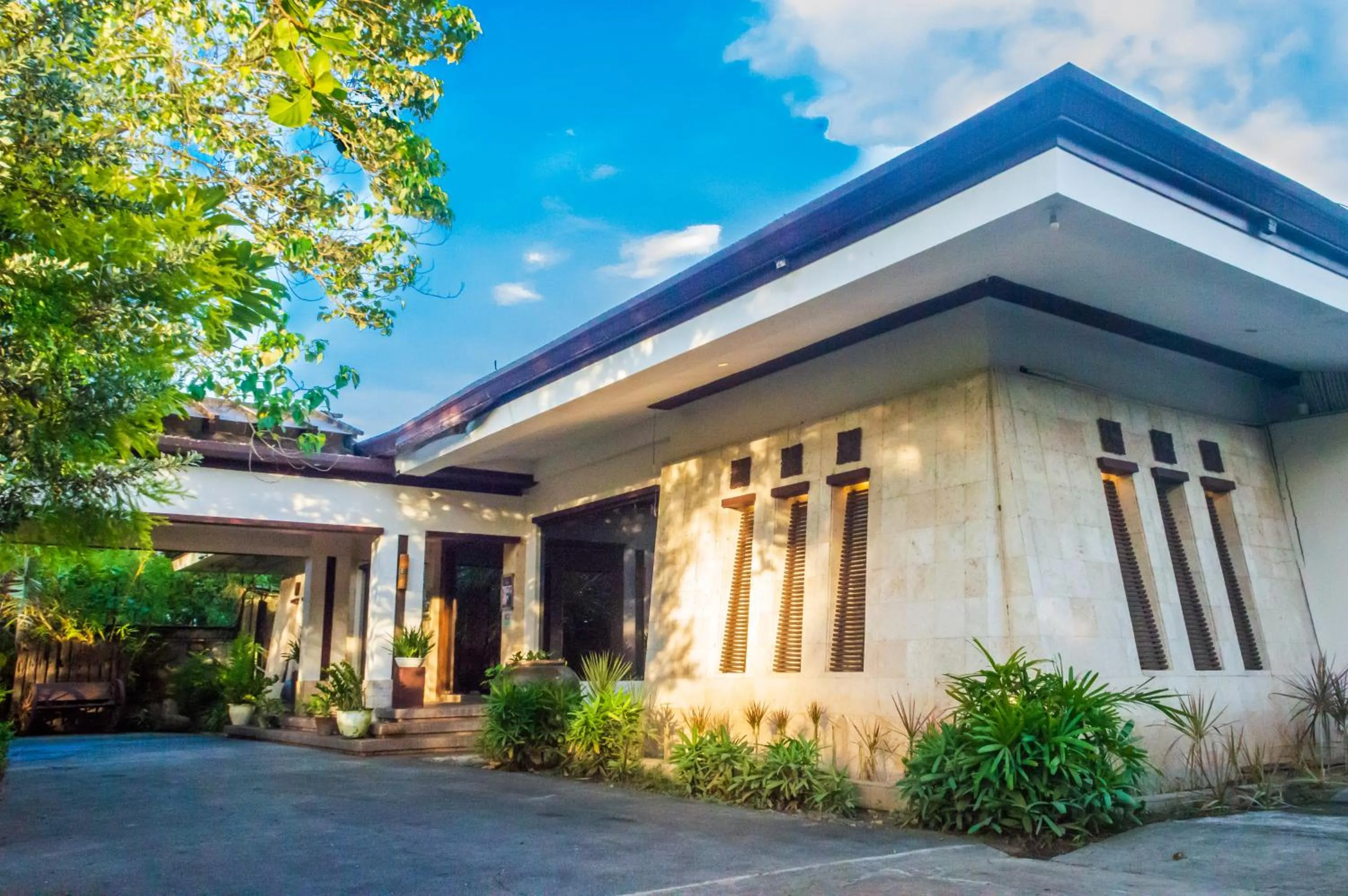 Property building in Sheridan Boutique Resort Iloilo