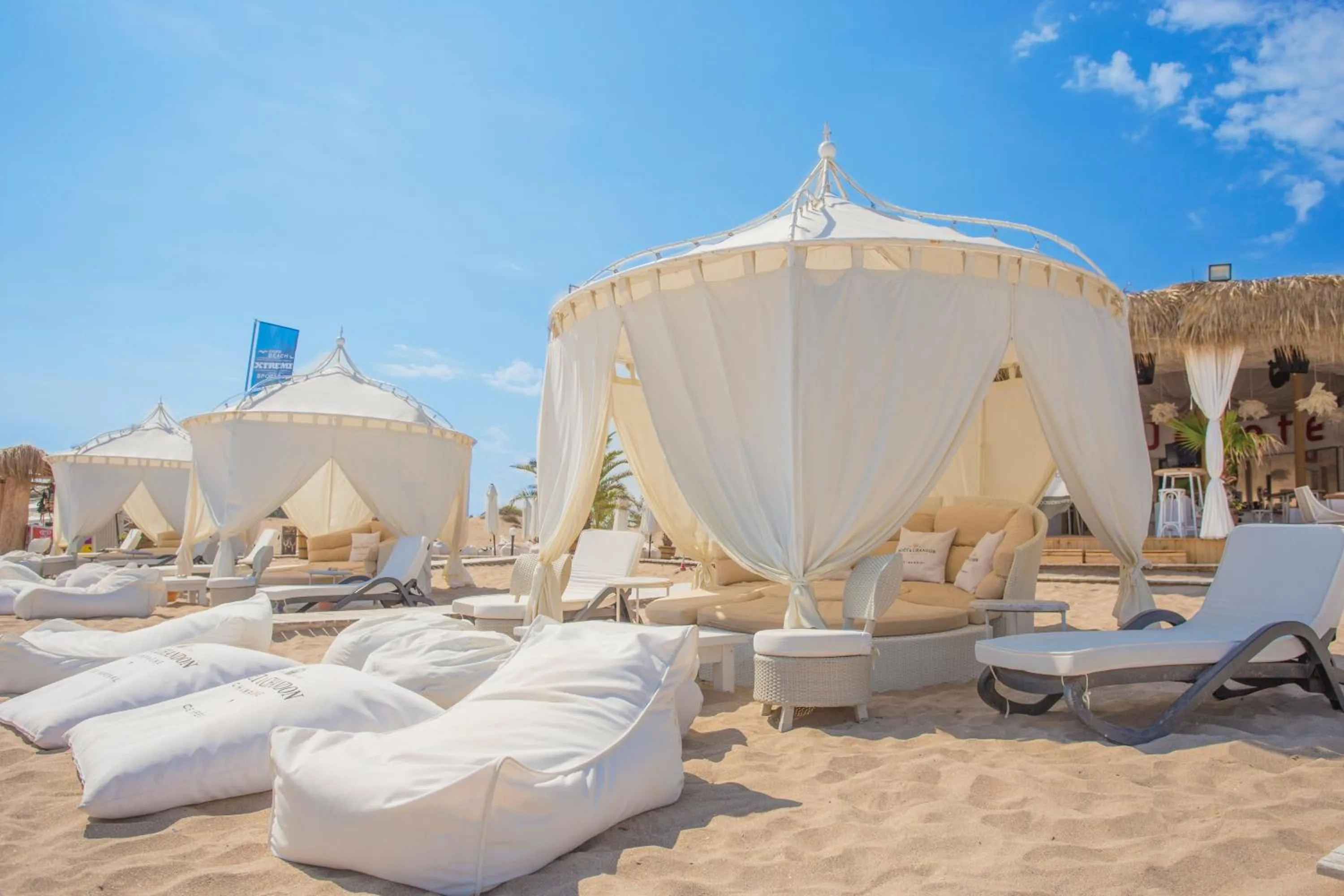 Beach in Oasis Resort Lozenets