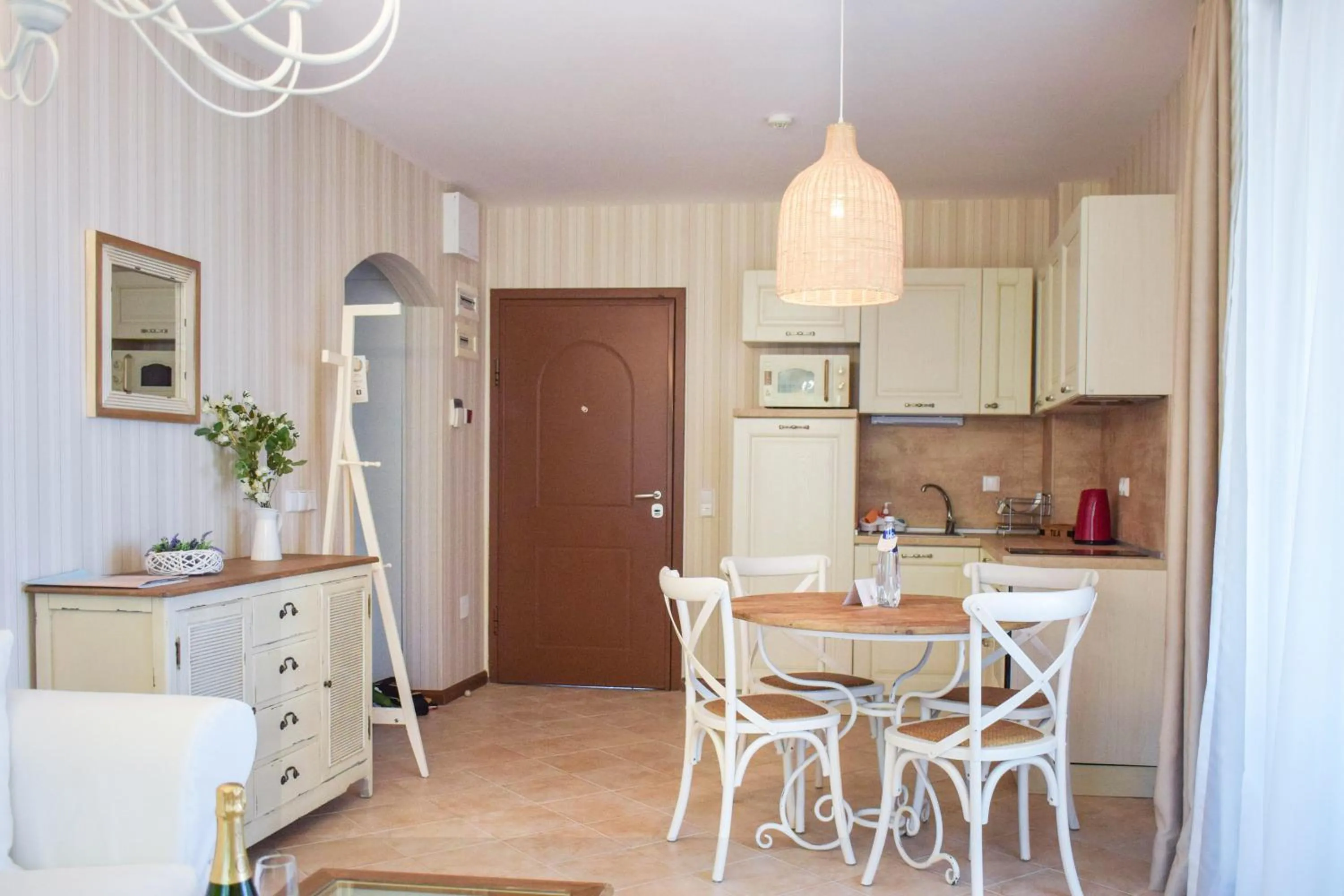 Kitchen or kitchenette in Oasis Resort Lozenets