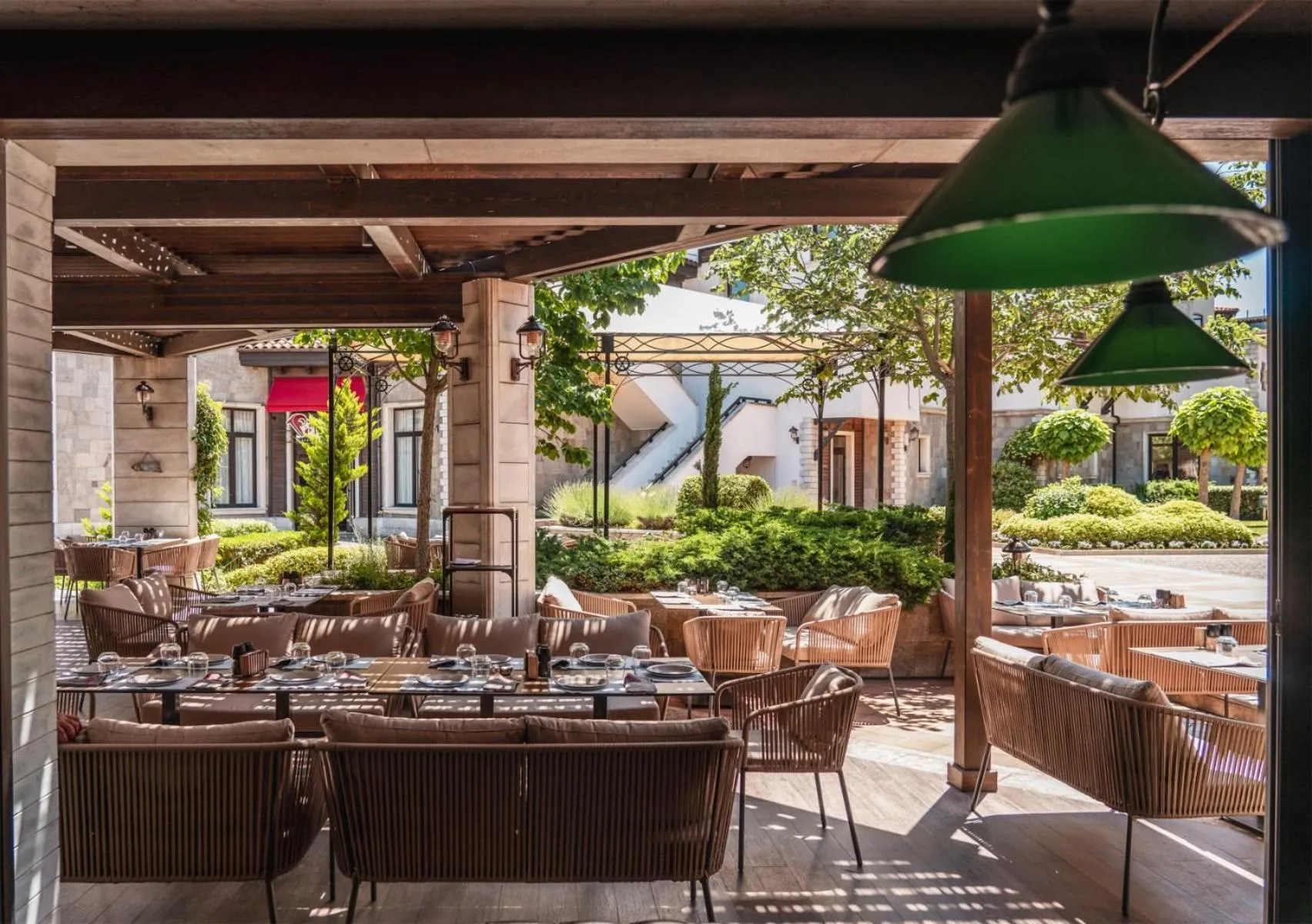 Restaurant/places to eat in Oasis Resort Lozenets