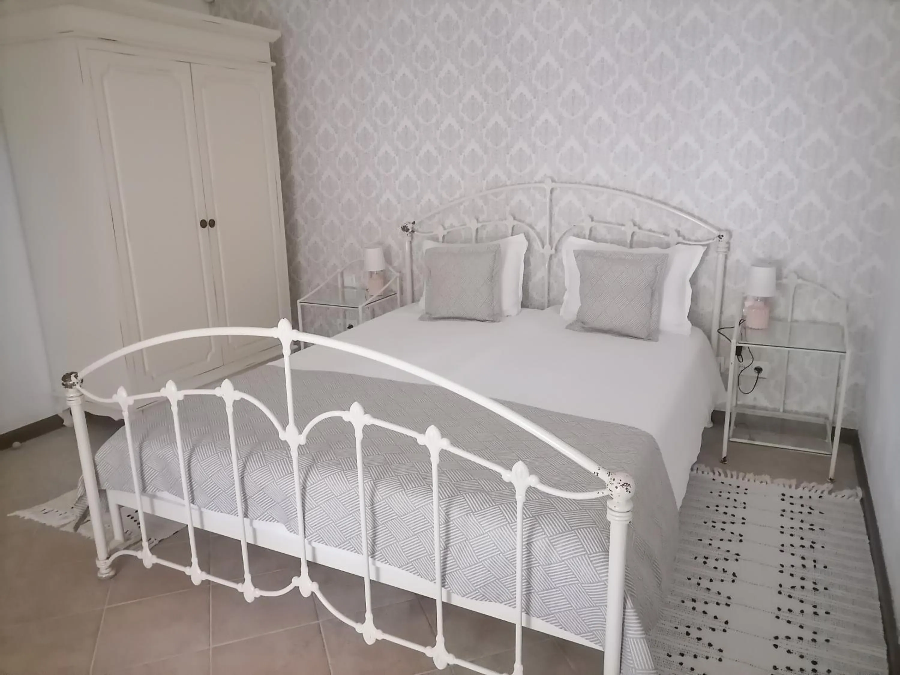 Bedroom, Bed in Oasis Resort Lozenets