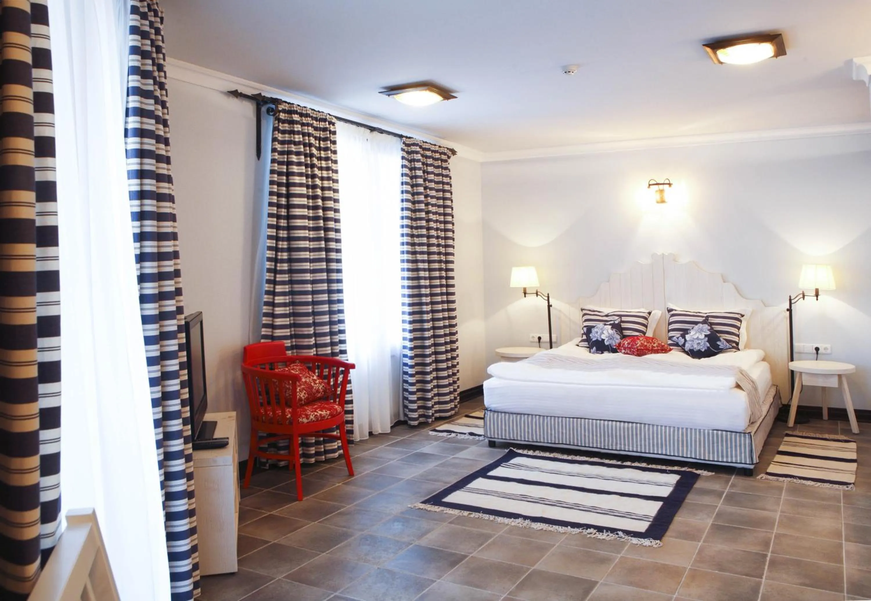 Photo of the whole room, Bed in Oasis Resort Lozenets
