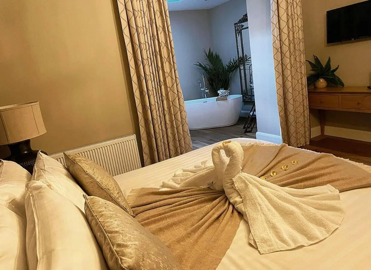 Bed in Tredegar Arms Hotel