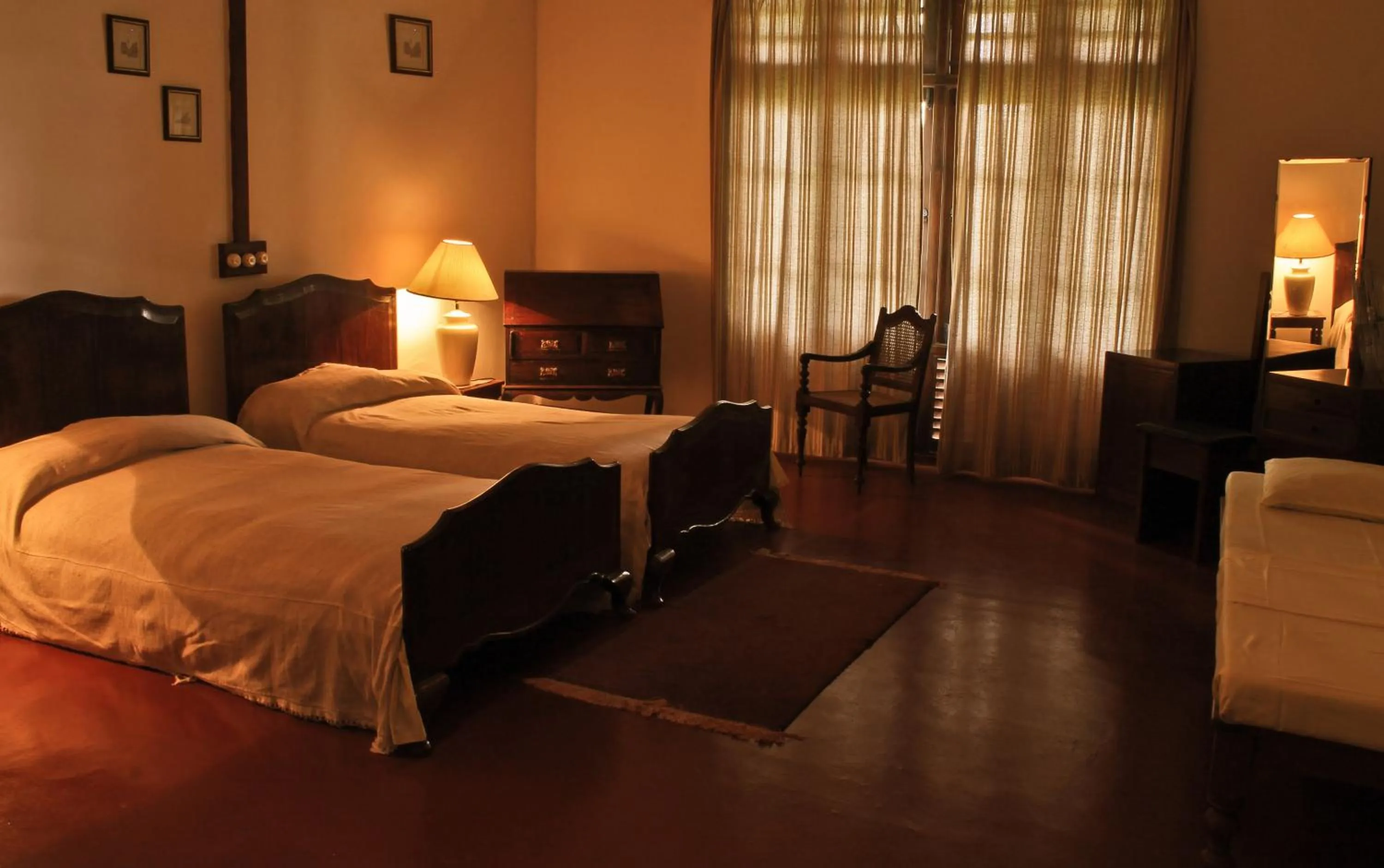 Photo of the whole room, Bed in Ancoombra Tea Estate Bungalow