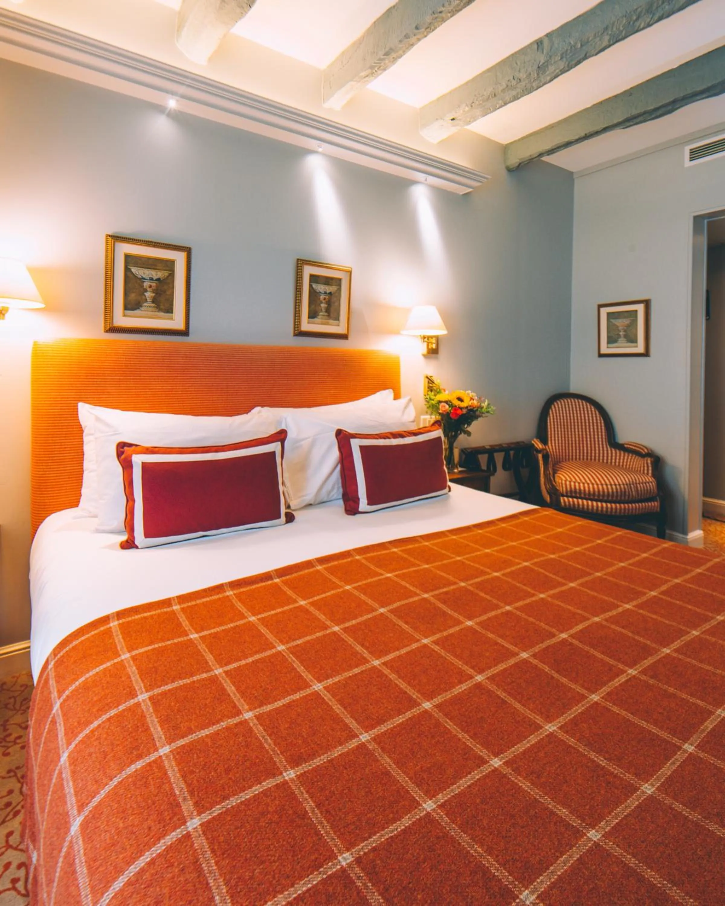 Bedroom, Bed in Le Relais Montmartre